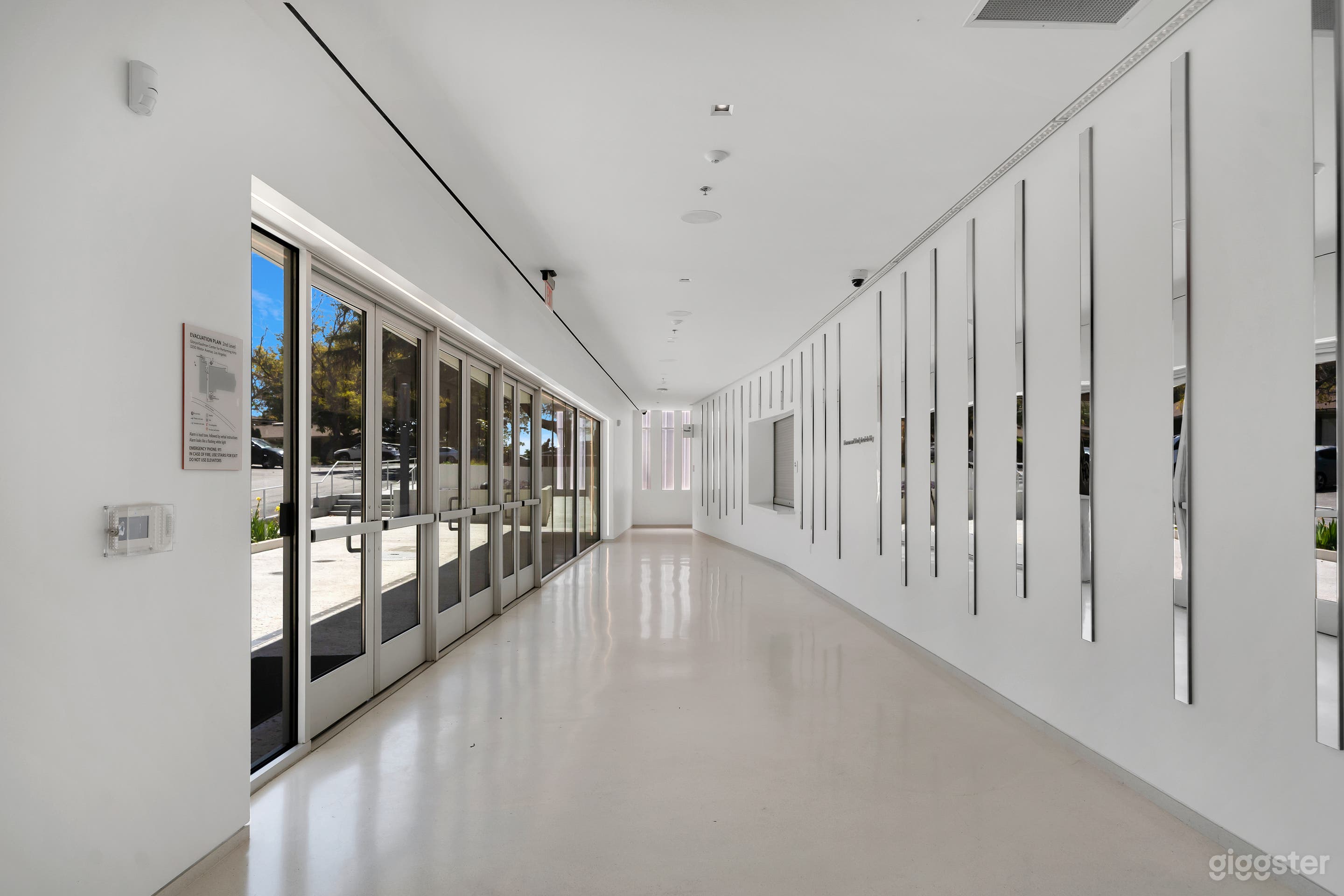 STATE-OF-THE-ART CAMPUS FOR PRODUCTION Photo 4