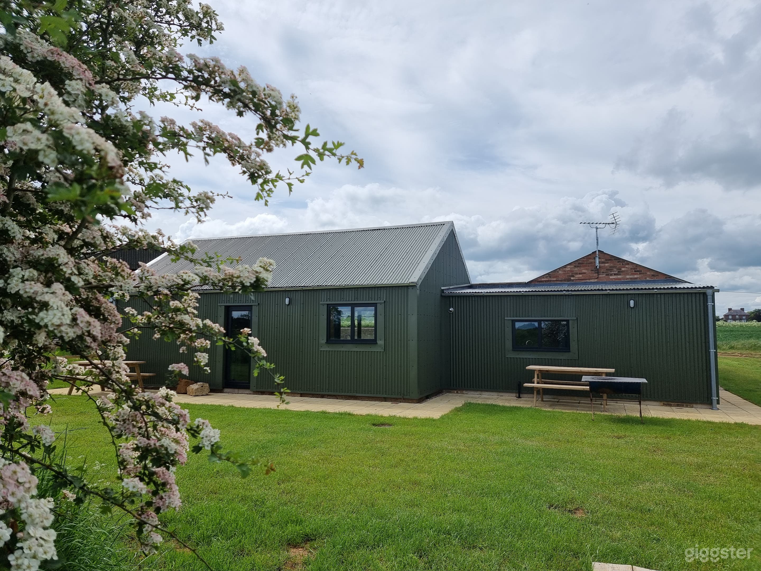 The Barn (Buyout: Cow Shed, Pig Shed, Sheep Shed) Photo 2