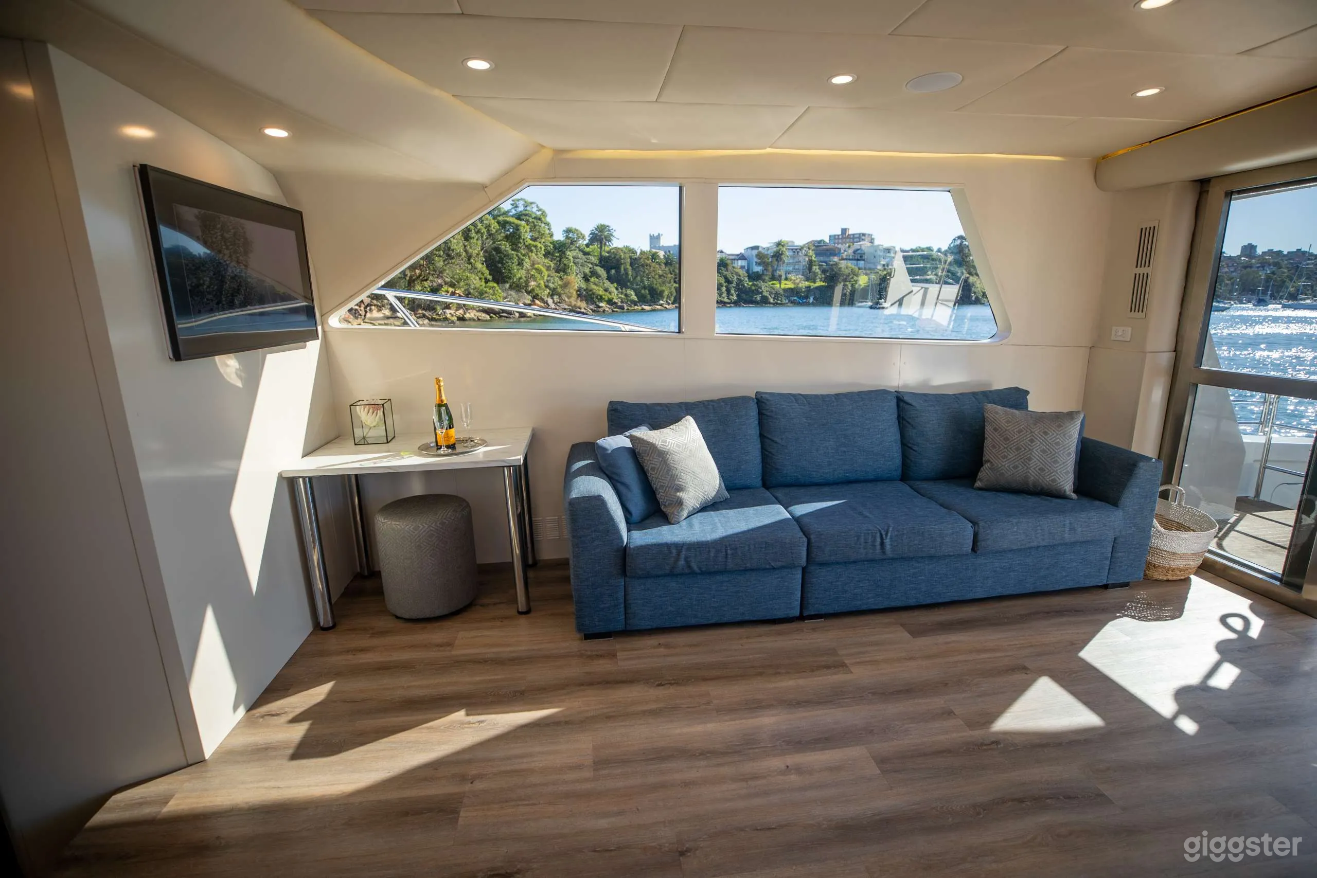 STATE OF THE ART Photo 2