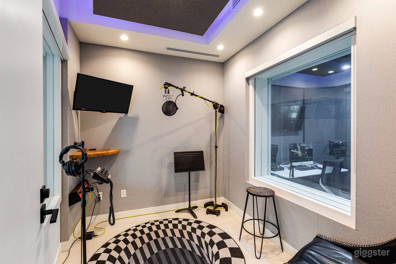 Boutique High End Recording Facility Photo 1