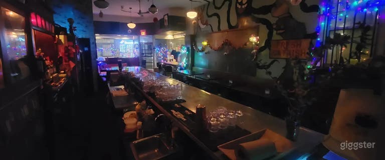  Gritty Toronto Dive Bar with Vintage Charm 