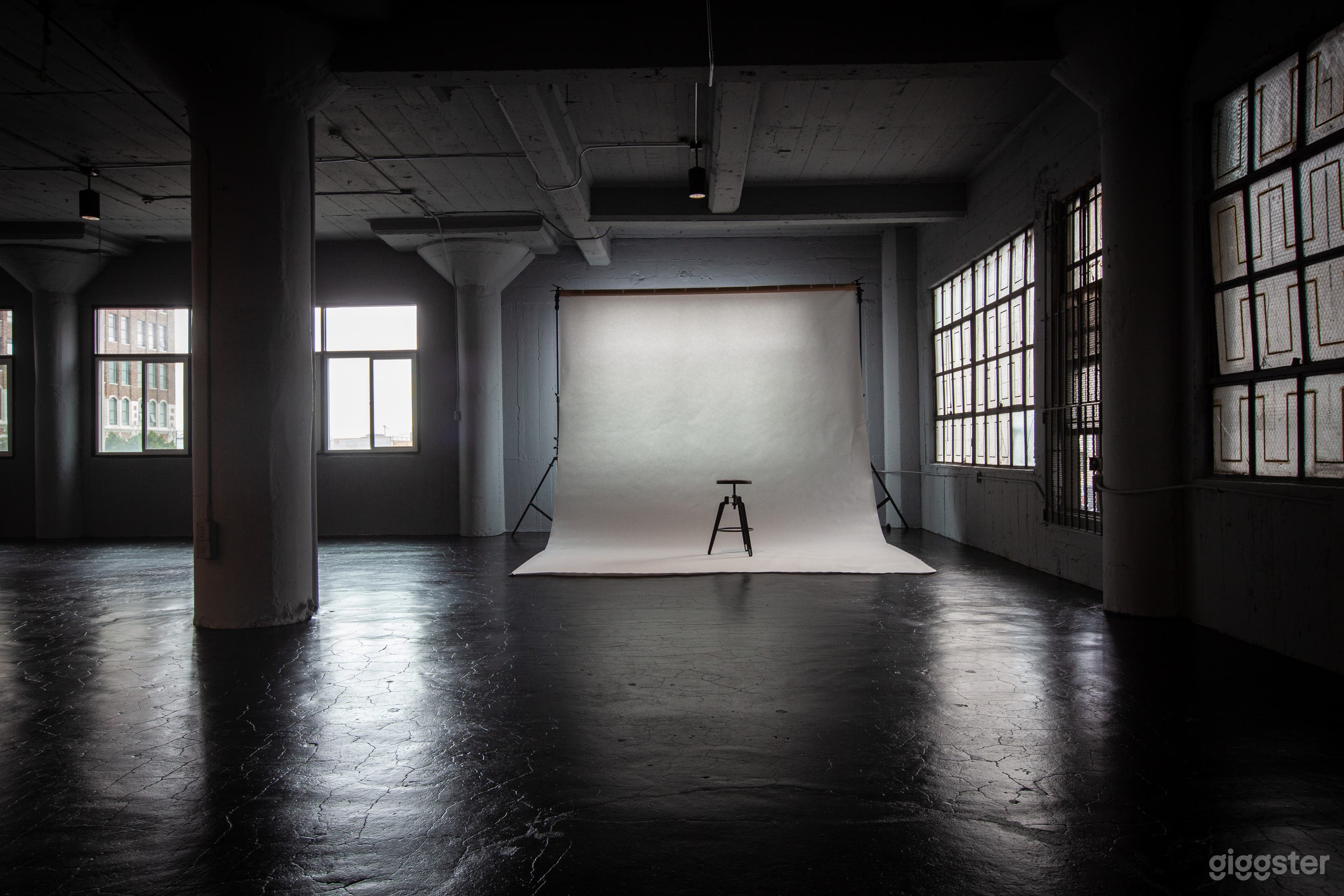 Concrete Brutalist Creative Gallery DTLA Photo 3