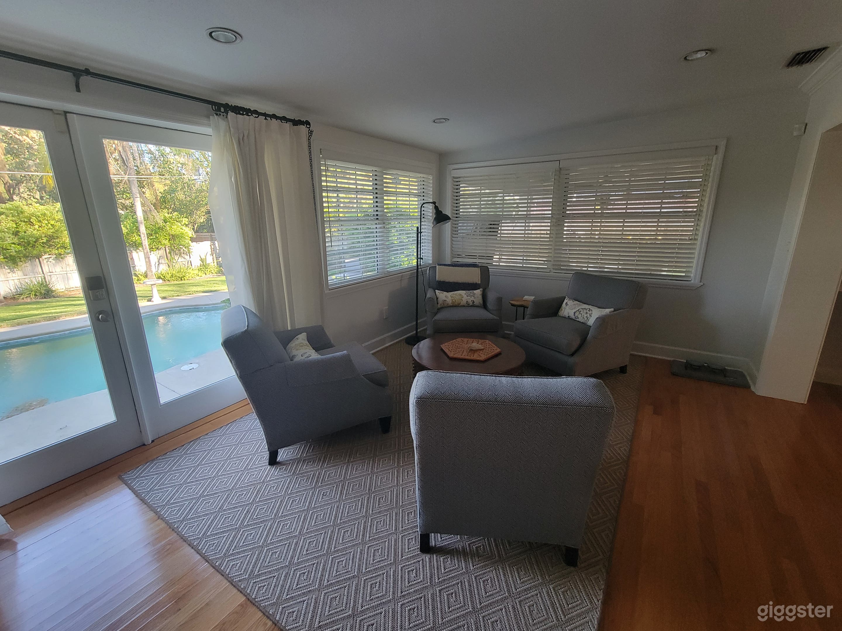 Bright Modern Farmhouse near downtown Orlando Photo 4