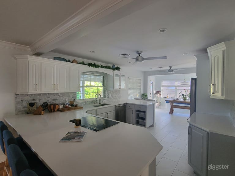  Bright Modern Farmhouse near downtown Orlando 