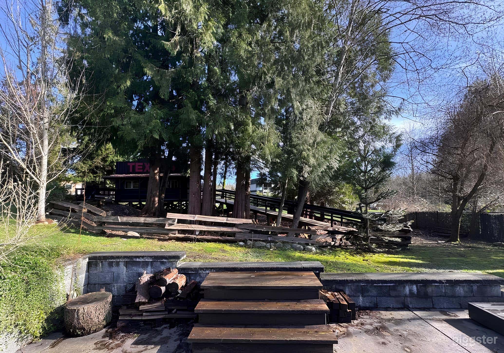 Serene Backyard for Events, Filming, & Photoshoots Photo 3