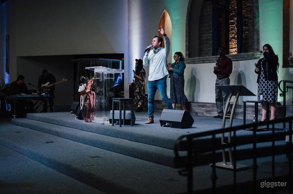 Spacious Family Church in Oceanside Photo 1