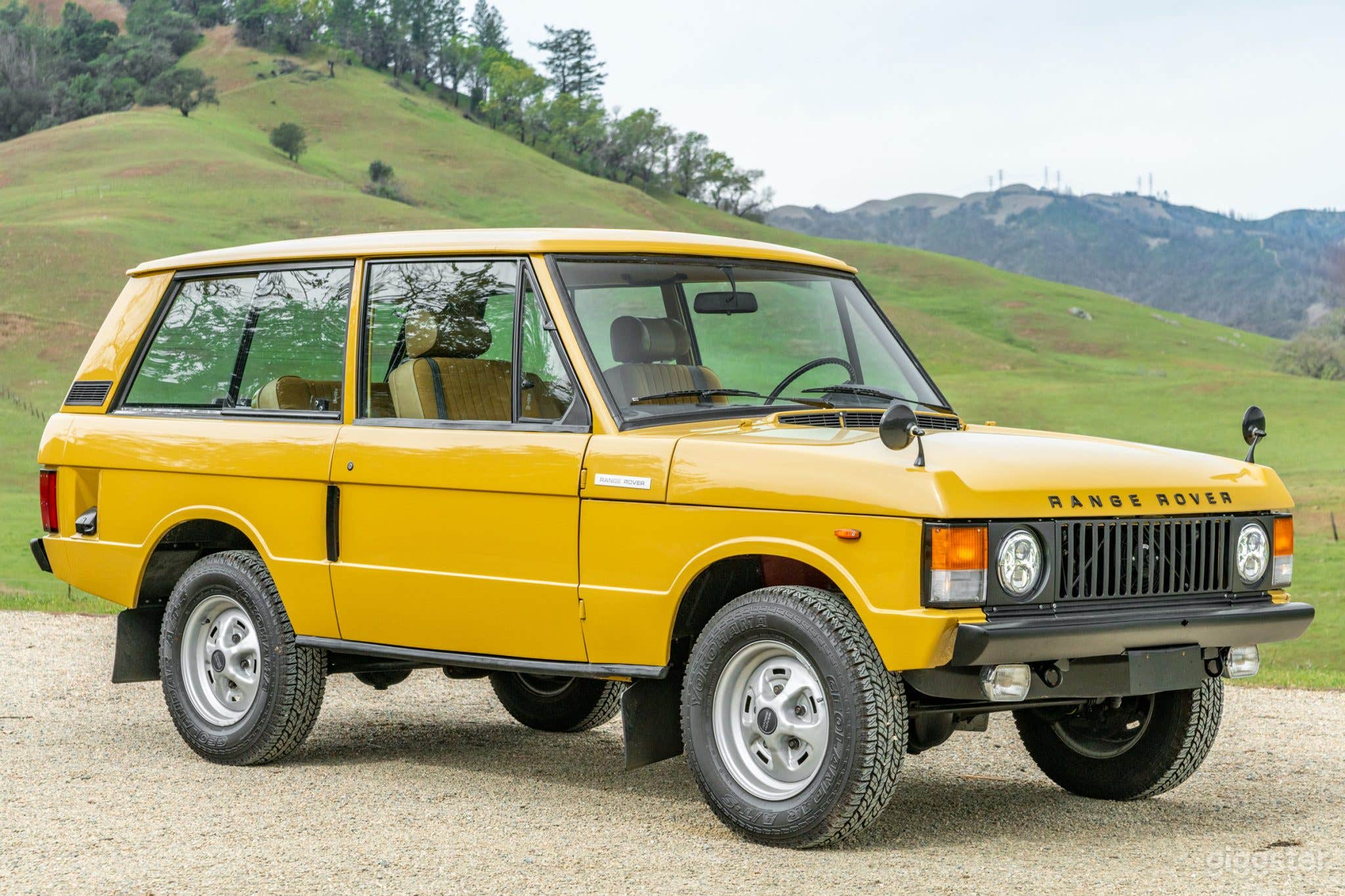 Gold Range Rover Photo 4