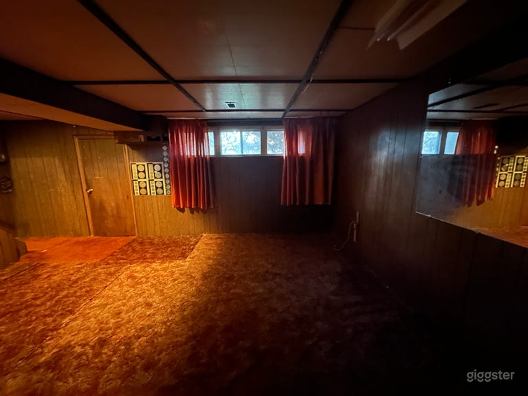  Basement - 70’s / horror / thriller set 