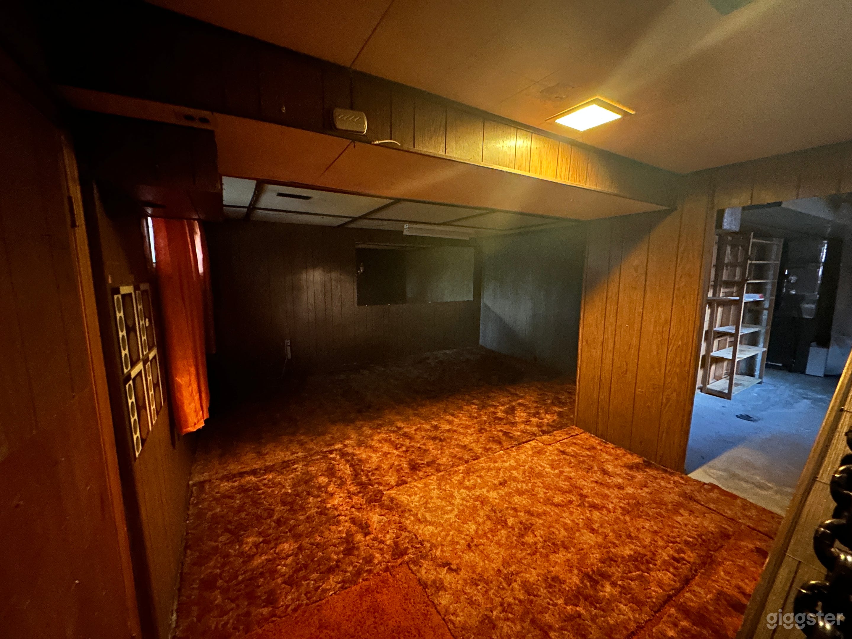 Basement - 70’s / horror / thriller set Photo 3