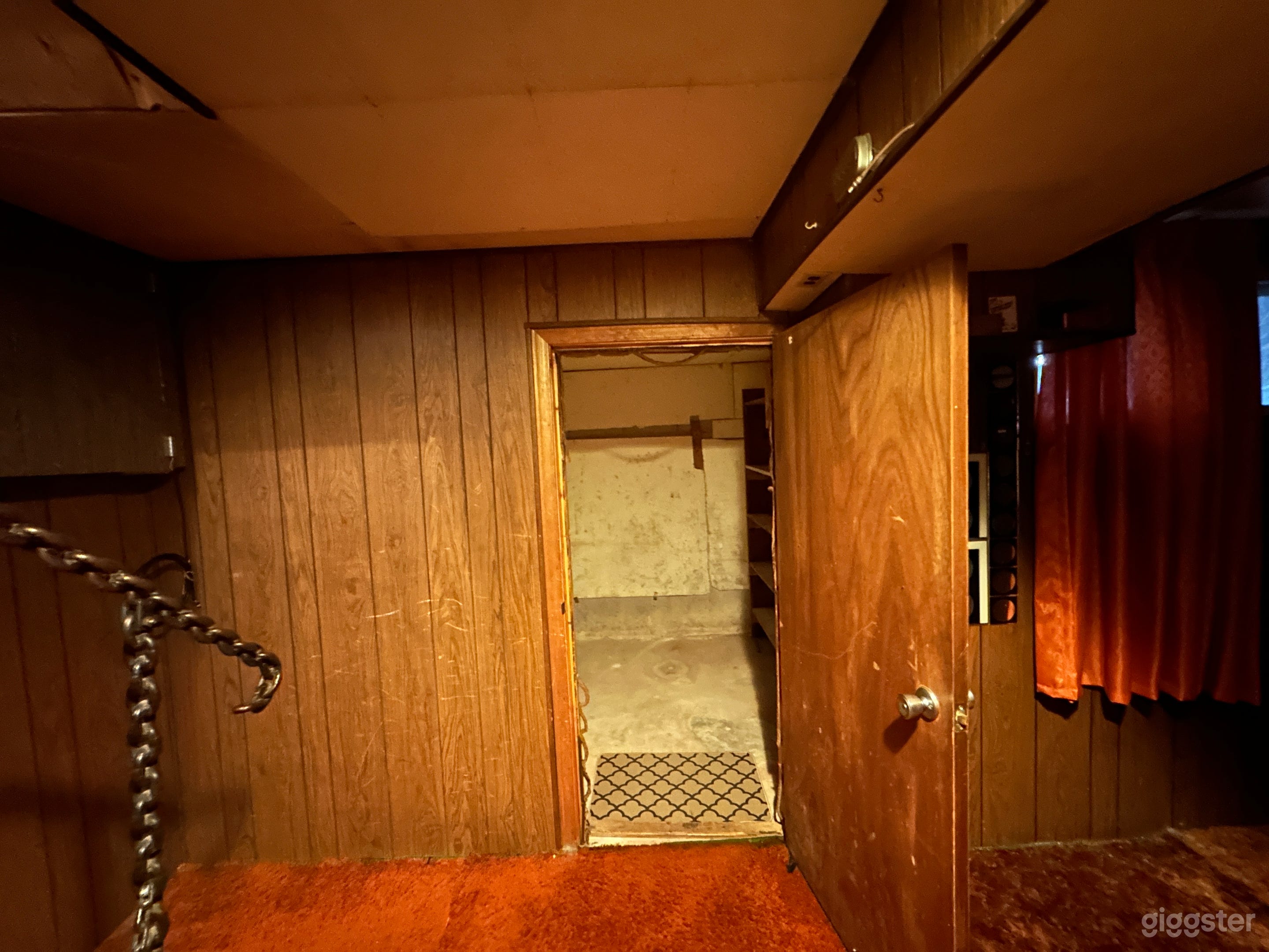 Basement - 70’s / horror / thriller set Photo 4