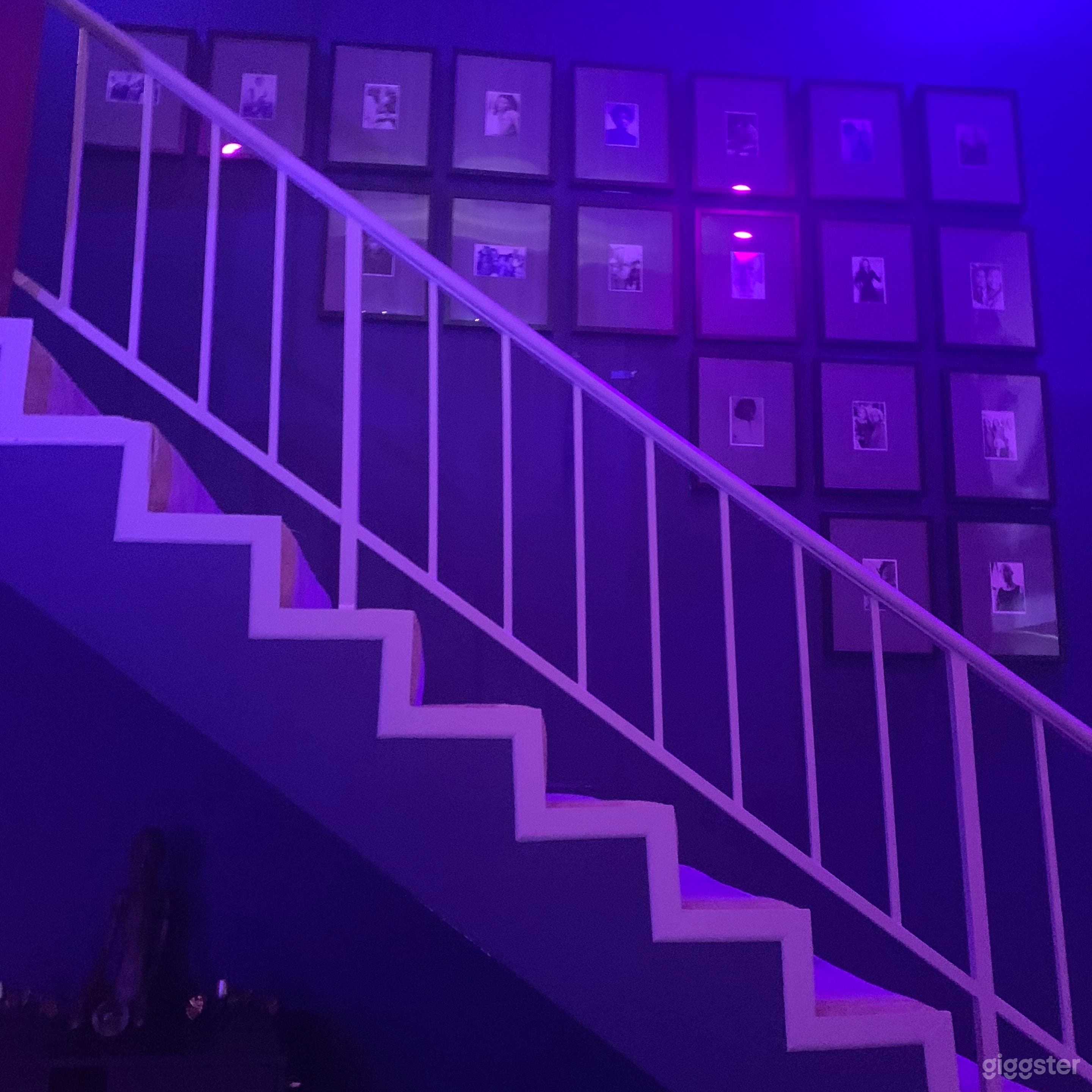 1 bed/2 bath loft 18-ft ceilings modern decor Photo 3