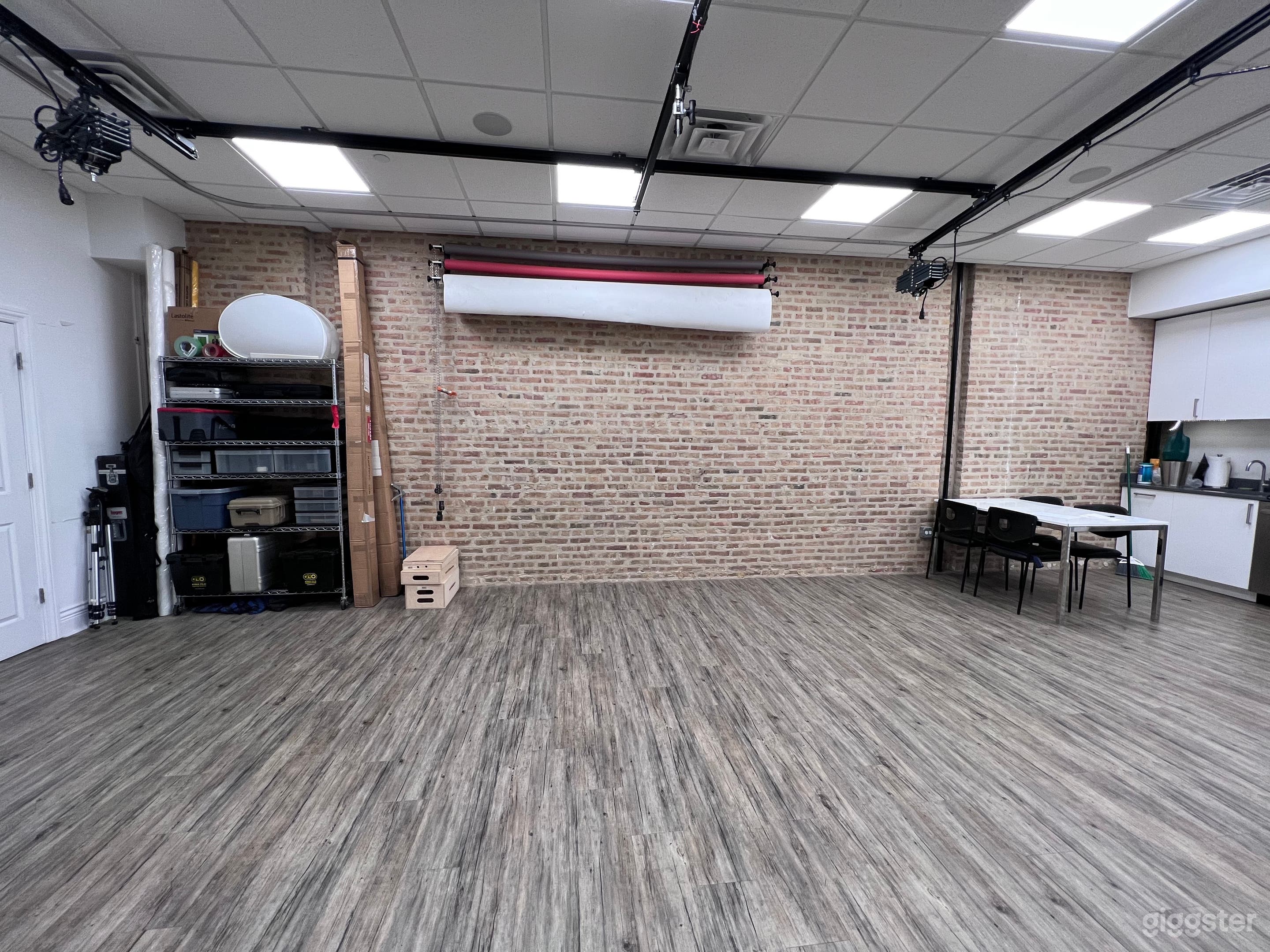 Fully Equipped Photo and Video Studio in Forest Park Photo 1