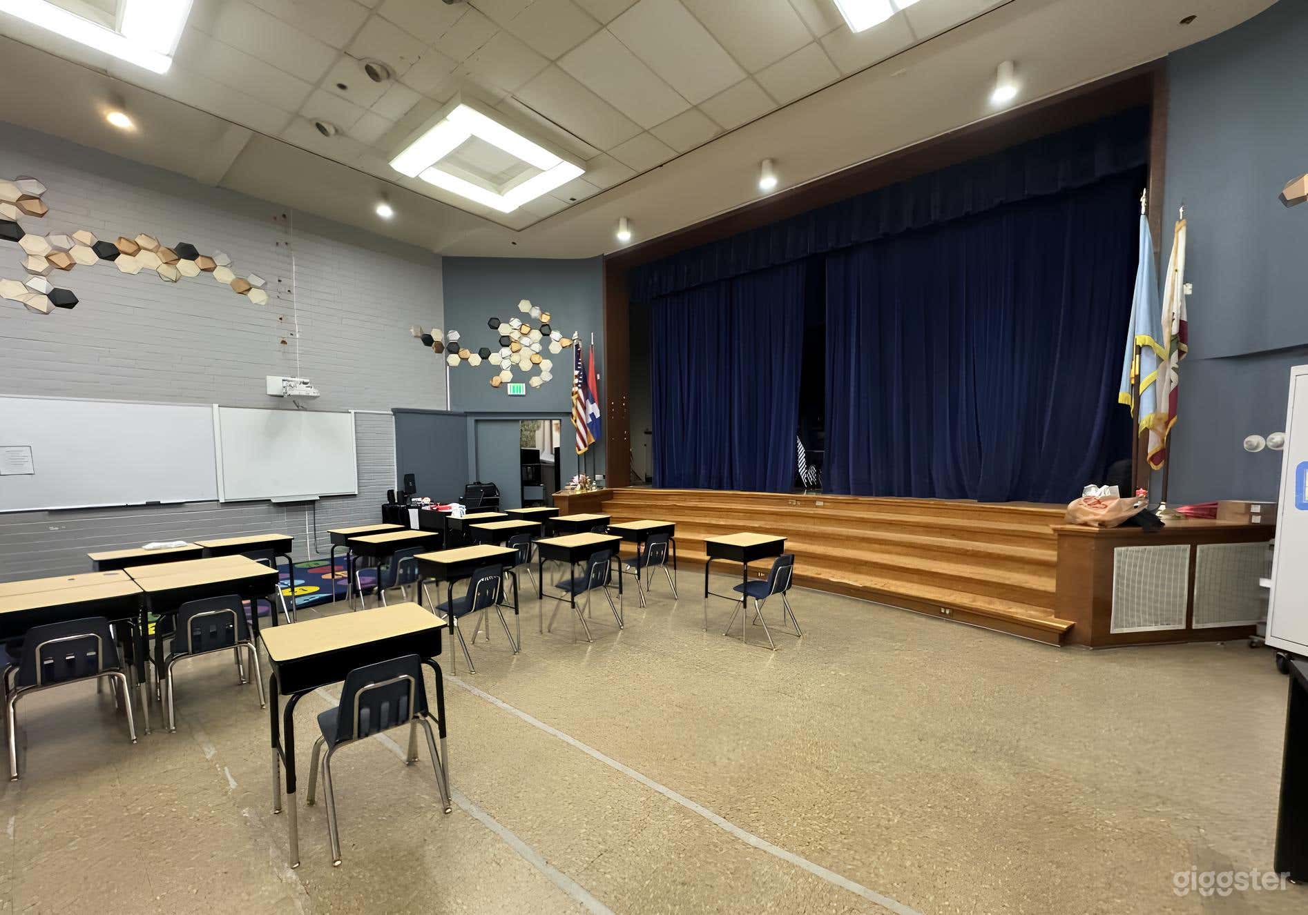 Multifunctional School Auditorium Photo 1
