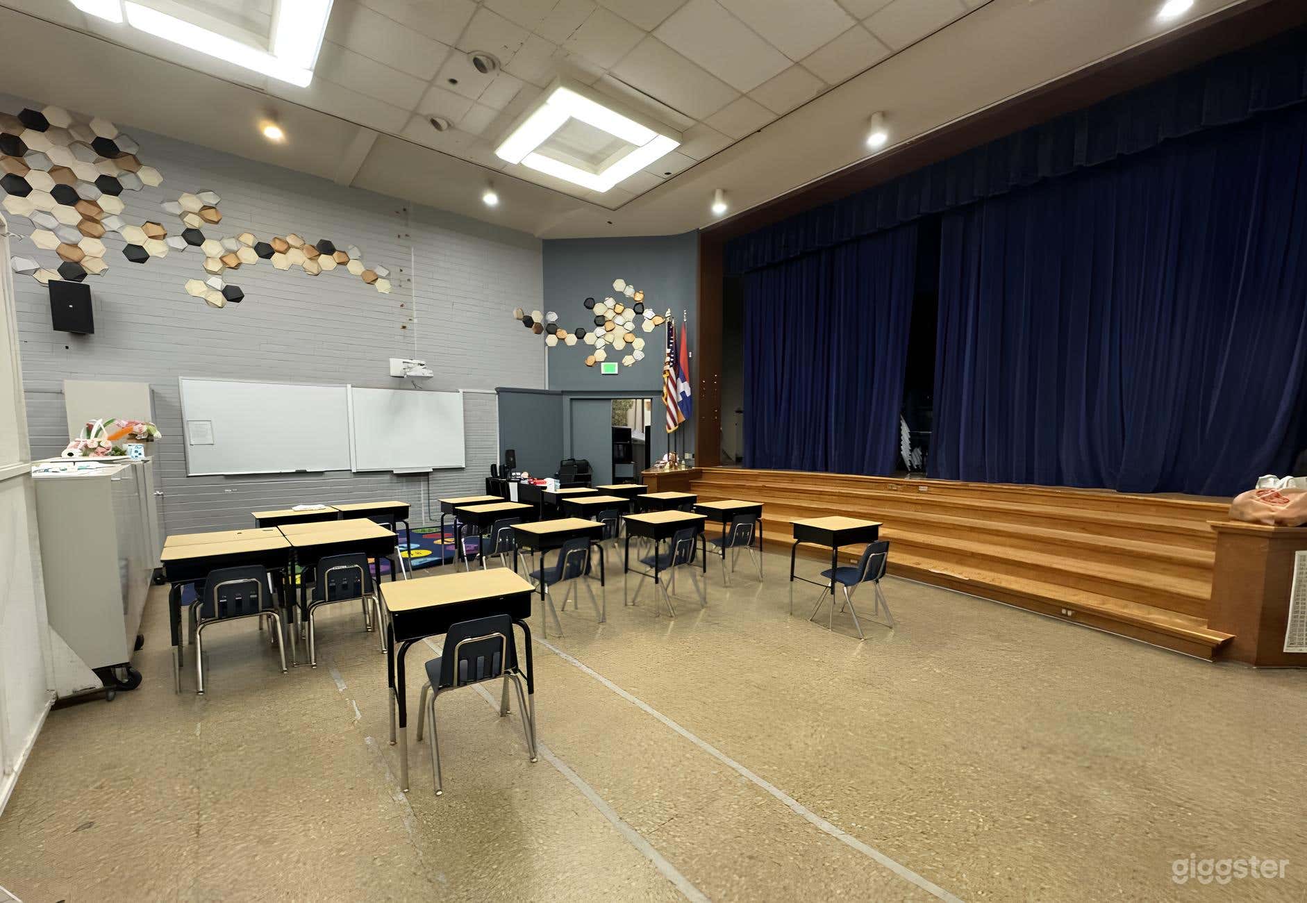 Multifunctional School Auditorium Photo 3