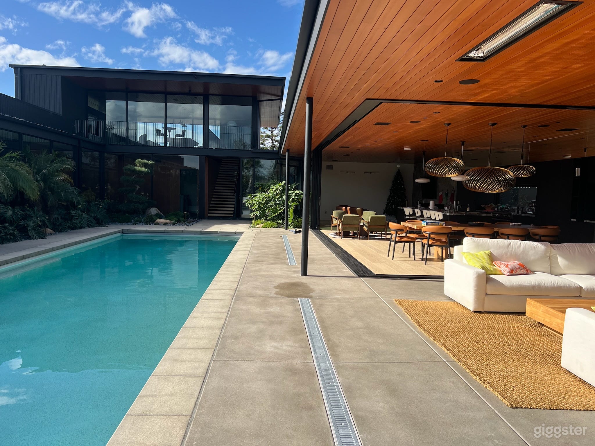 Mid century private dream mansion estate Photo 1