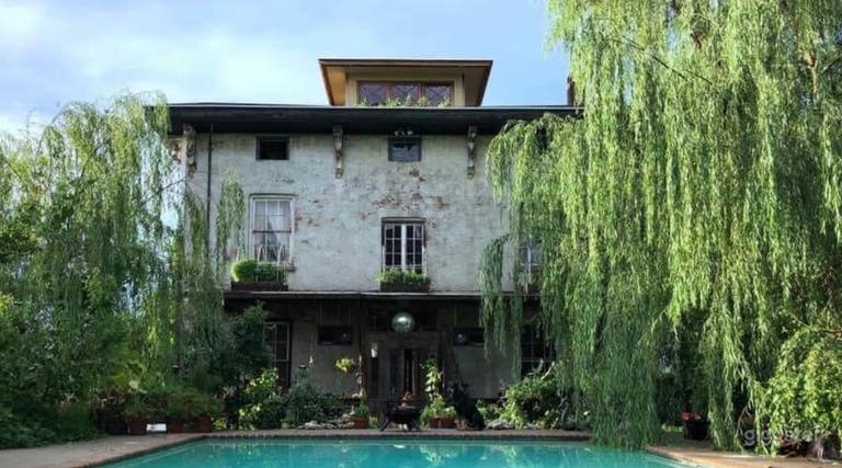  Quiet and Serene Pool Area 