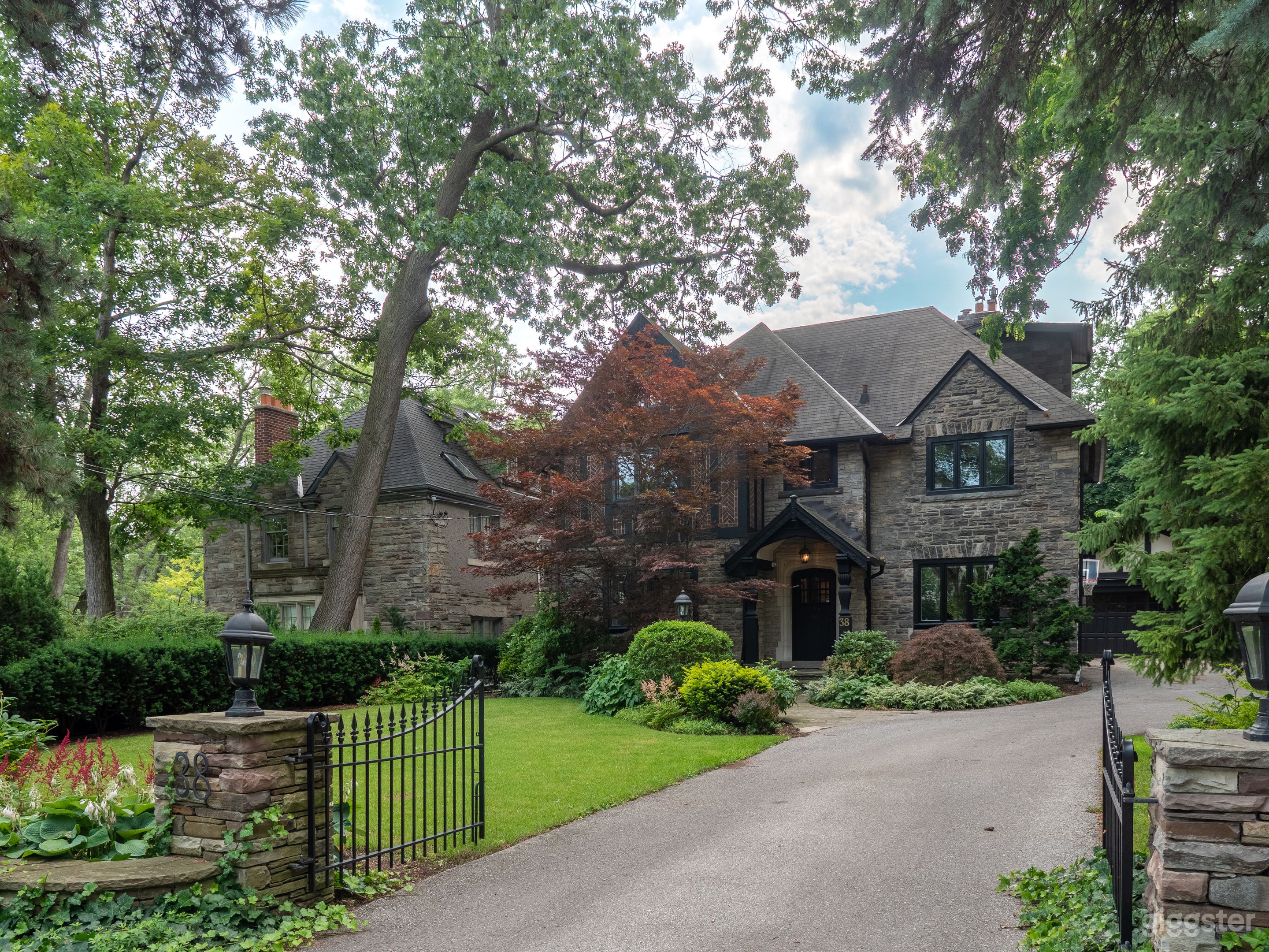 Timeless Tudor with Cinematic Charm Photo 3