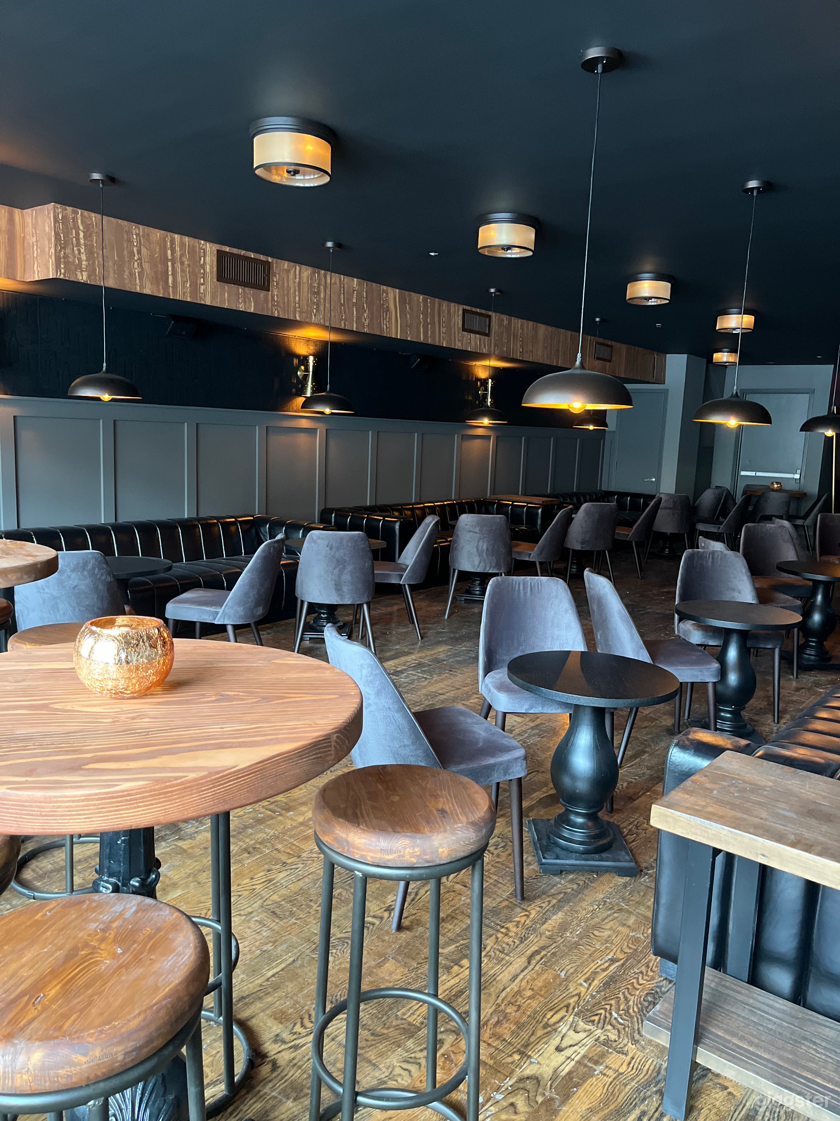 Speakeasy with a Boxing Theme Photo 4