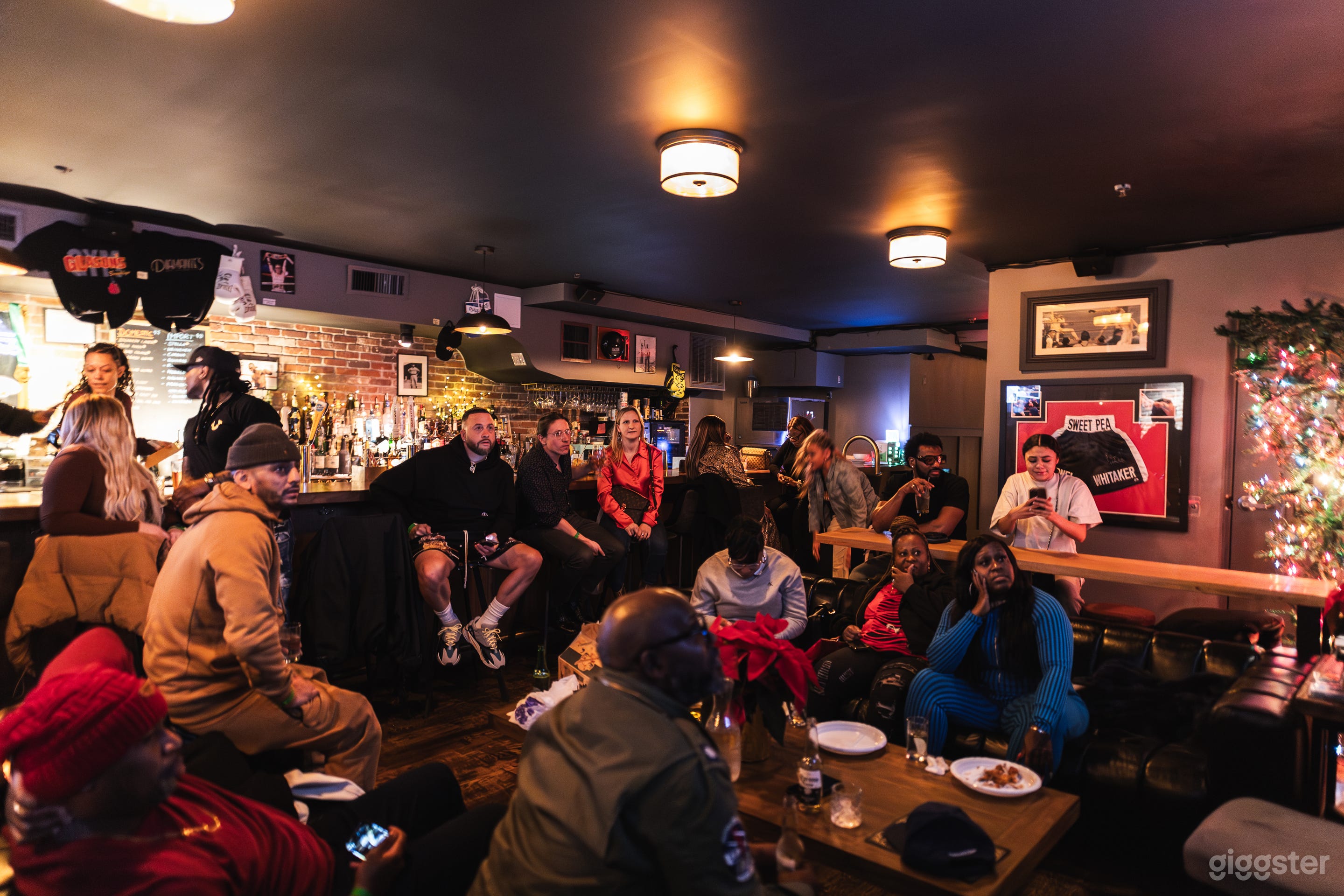 Speakeasy with a Boxing Theme Photo 1
