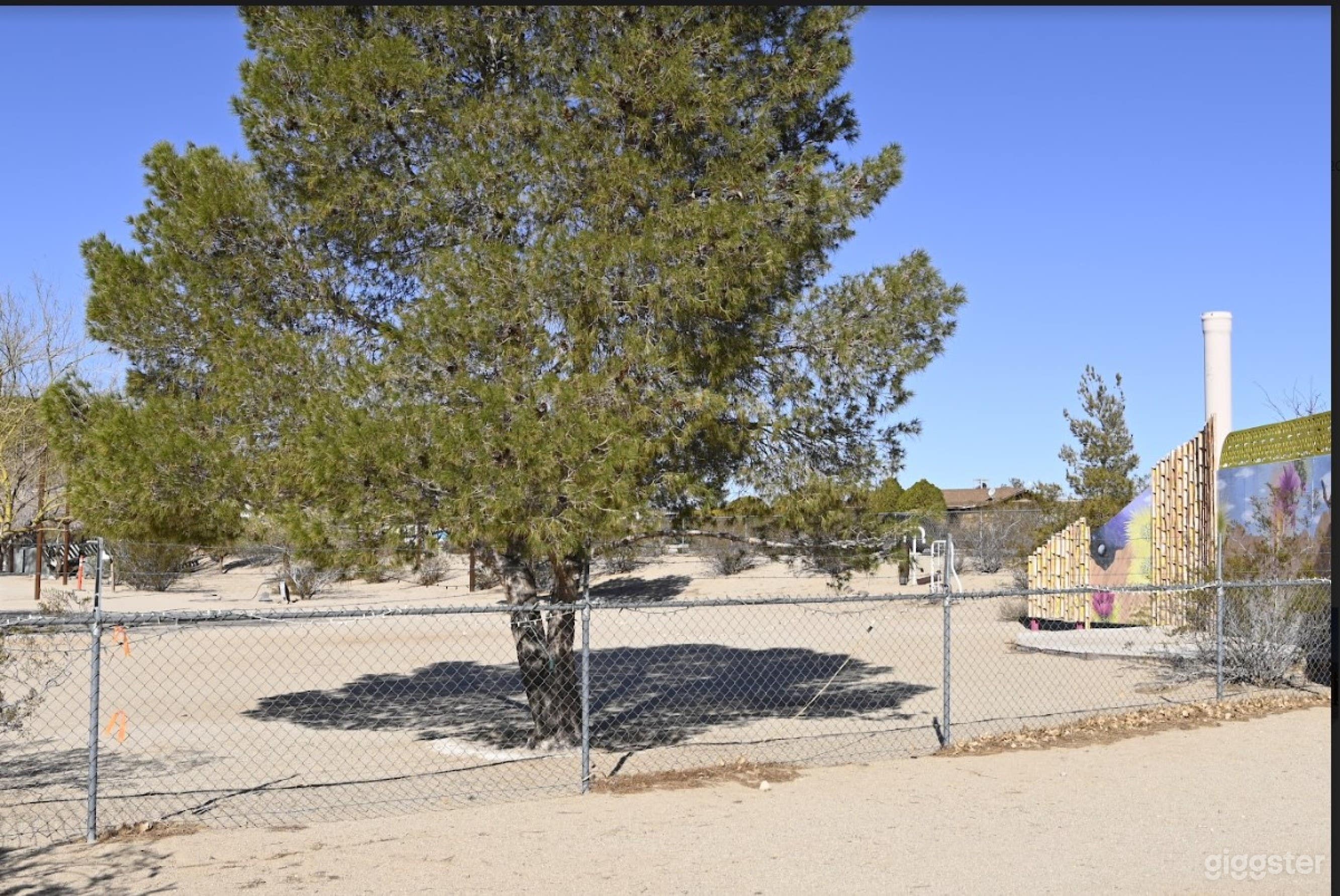 1.5 Acre Lot Perfect For Big Events In Joshua Tree Photo 2