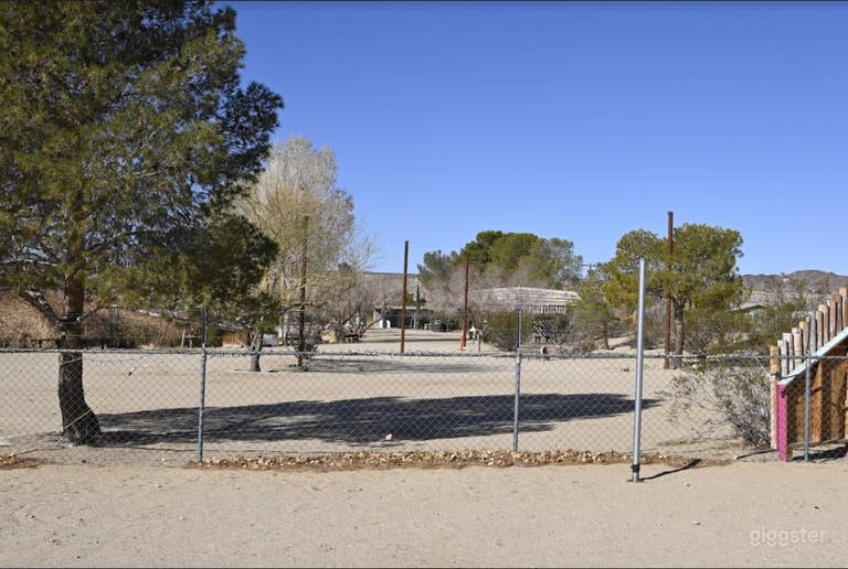  1.5 Acre Lot Perfect For Big Events In Joshua Tree 