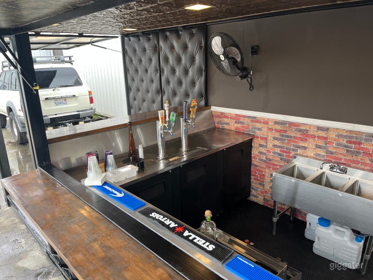  Container bar onsite - interior 