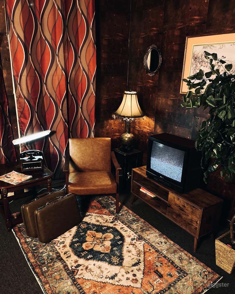  Midtown Vintage Atlanta Retro Parlor 