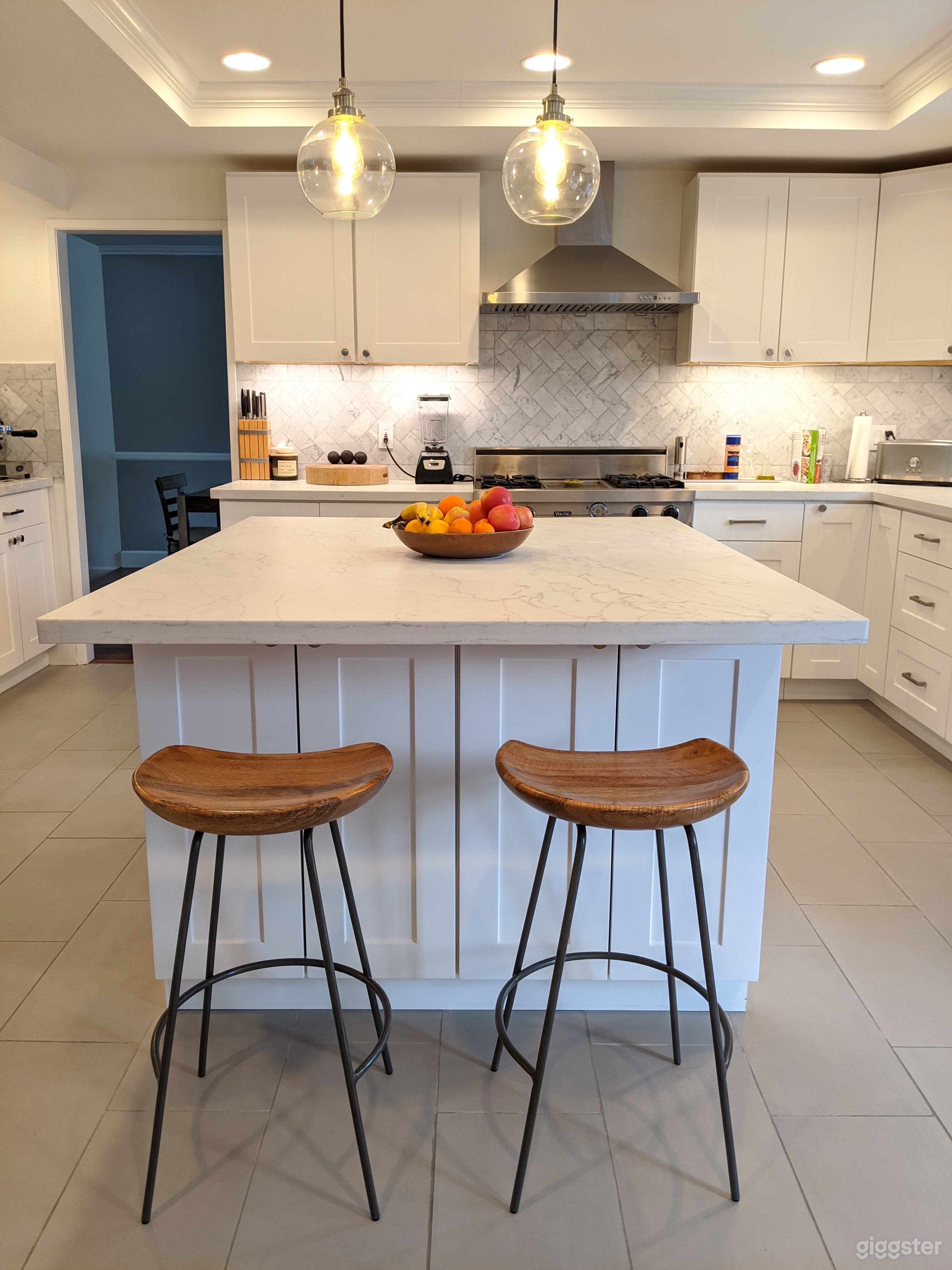 Charming, spacious and remodeled Photo 1