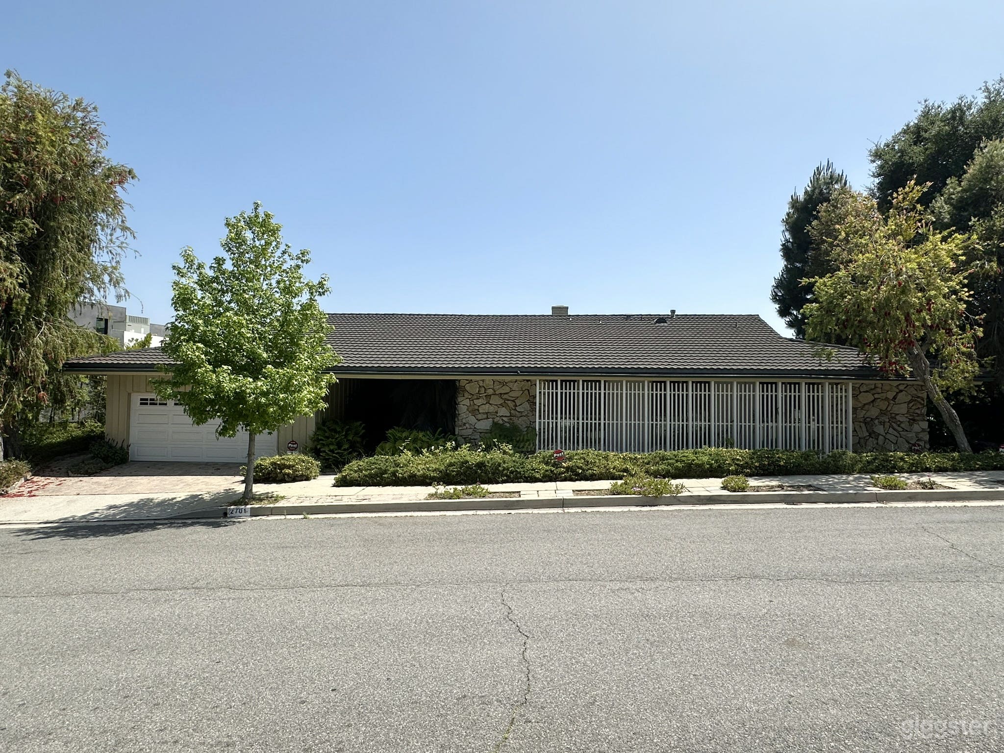 Lake Hollywood House Photo 2