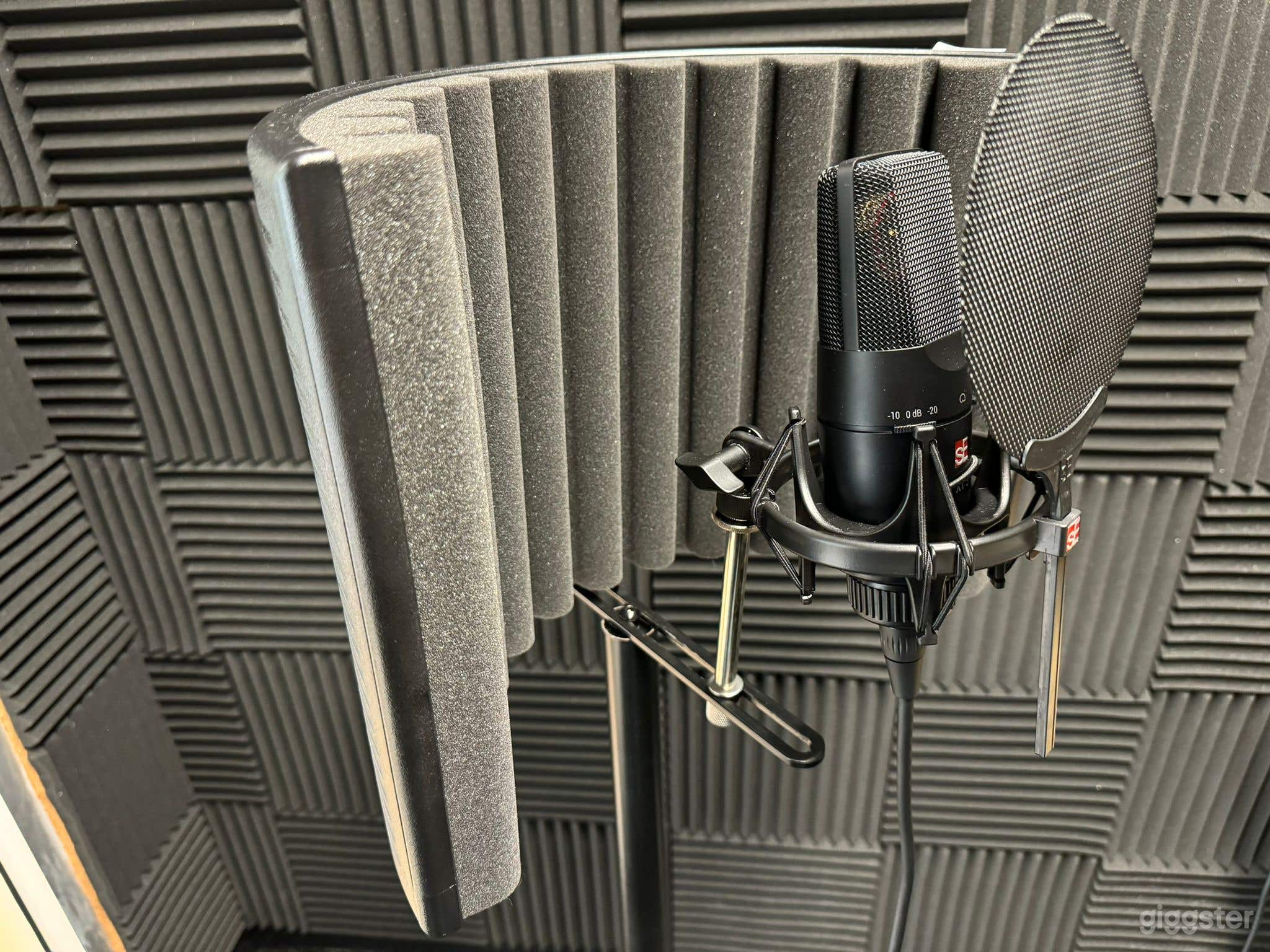 Downtown Affordable Recording Studio Photo 4