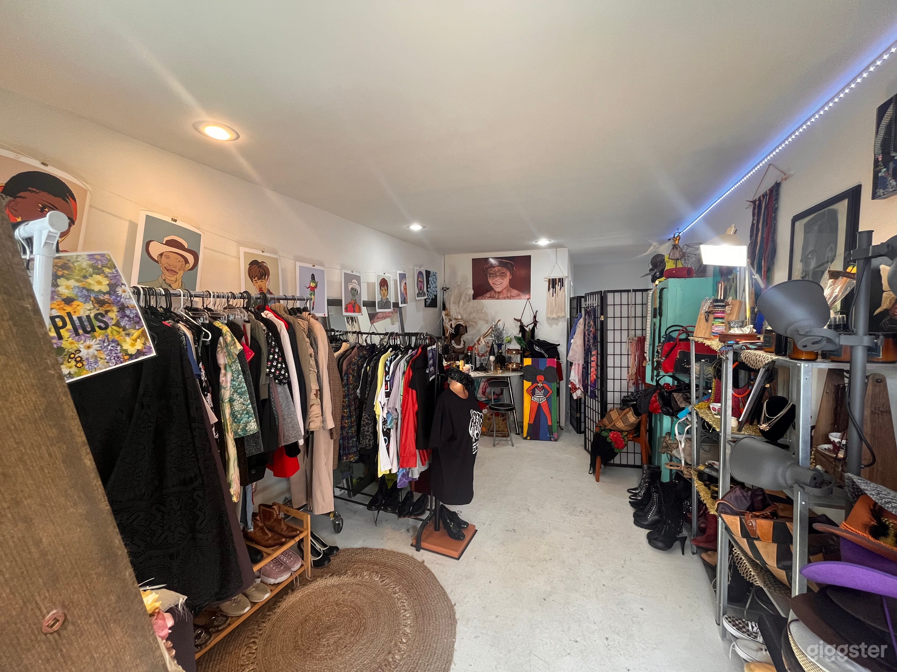 Consignment, thrift and art gallery shop Photo 1