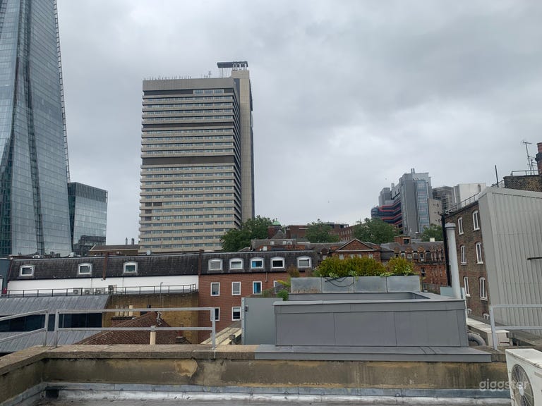  Rooftop for photo and film shoots 