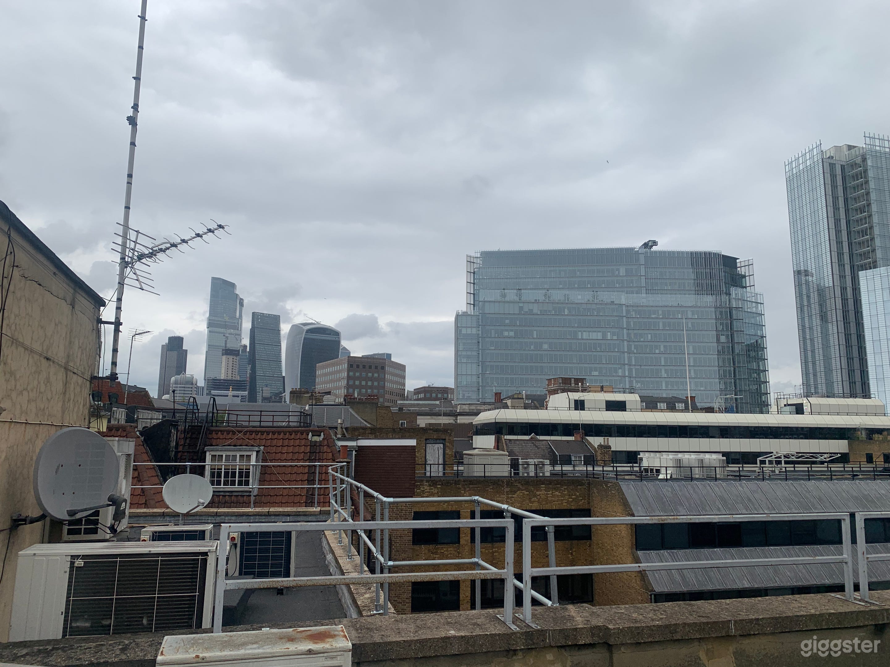 Rooftop for photo and film shoots Photo 3