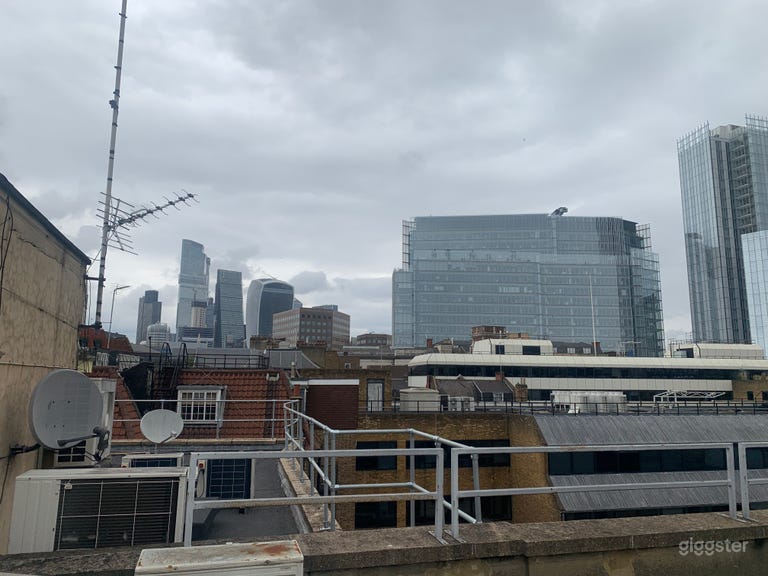  Rooftop for photo and film shoots 