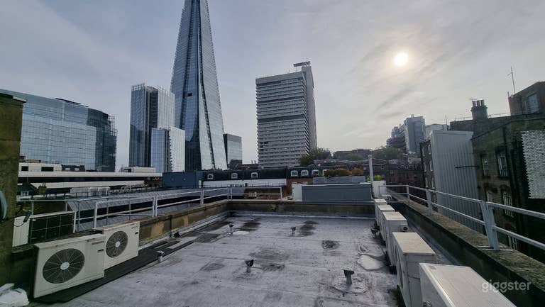  Rooftop for photo and film shoots 