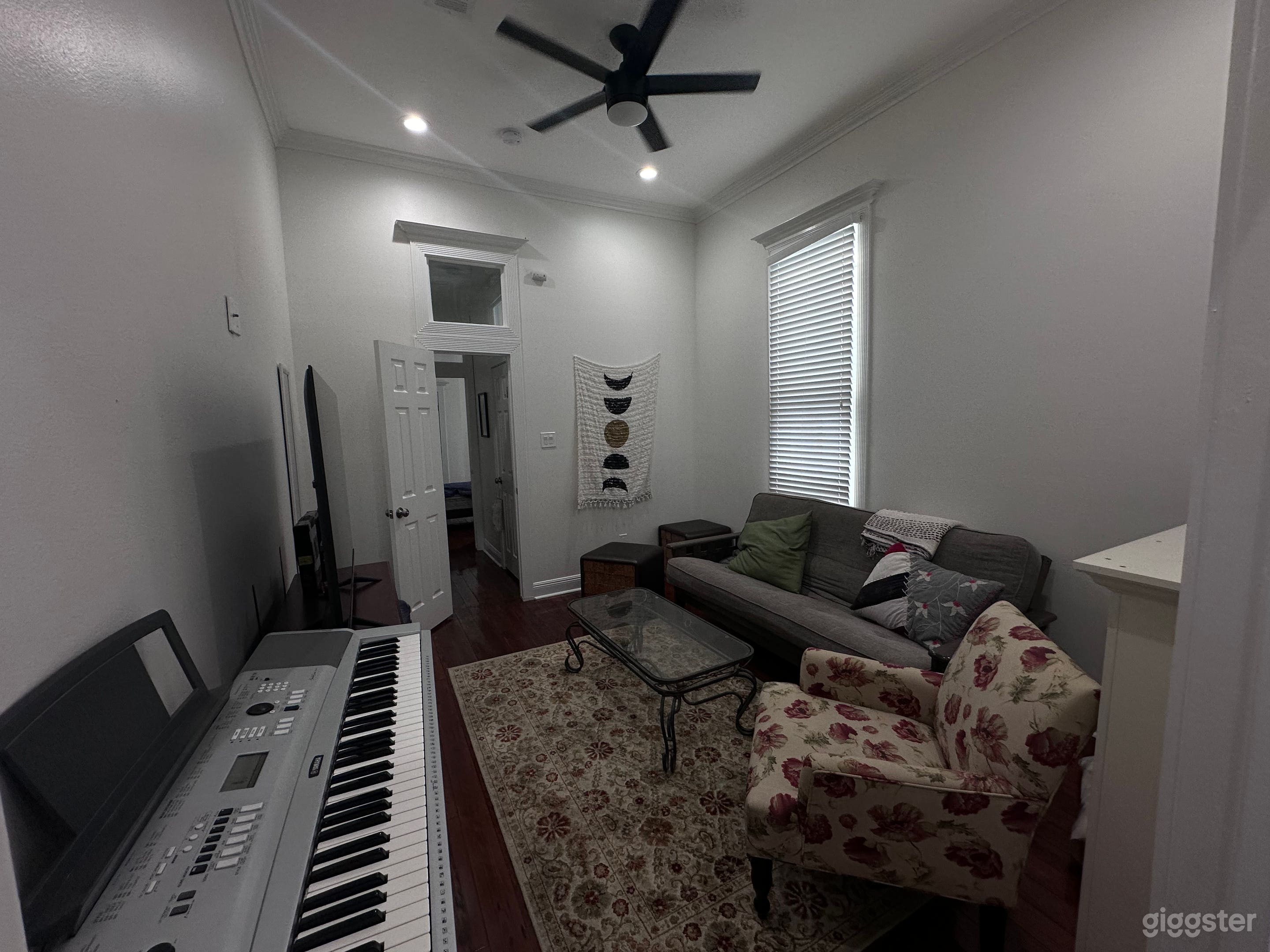 Gorgeous Mid City Retreat Photo 2