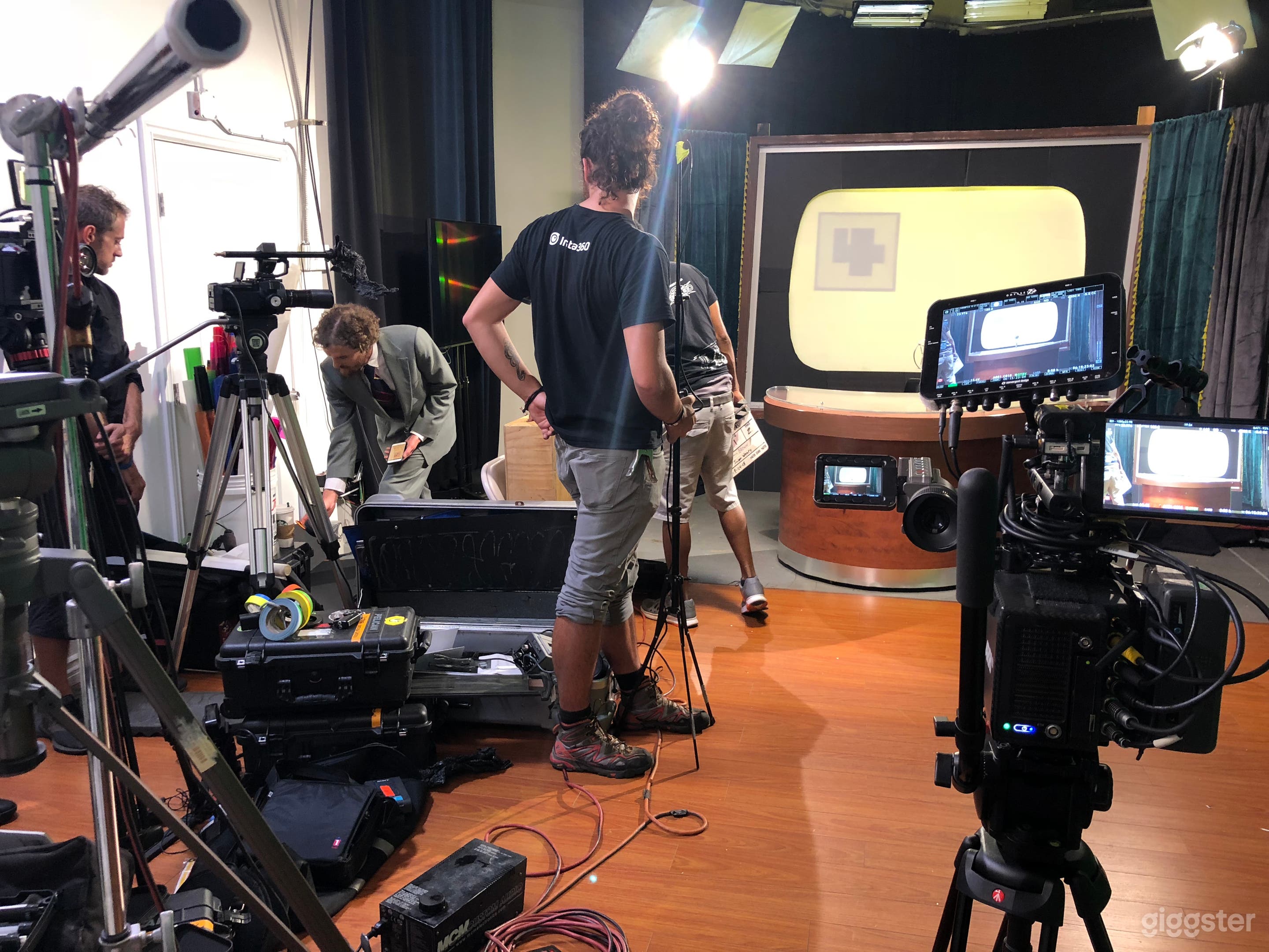 FILMING, BROADCASTING, CASTING STUDIO SPACE.  Photo 2