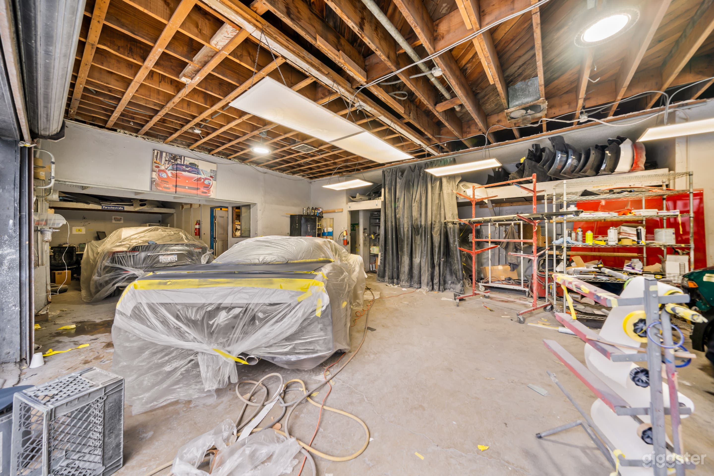 INDUSTRIAL AUTO BODY SHOP – GRIT MEETS STYLE Photo 3