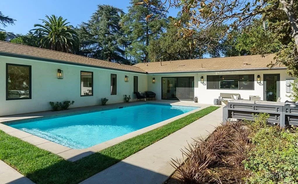 Modern and Spacious Backyard Pool Photo 1