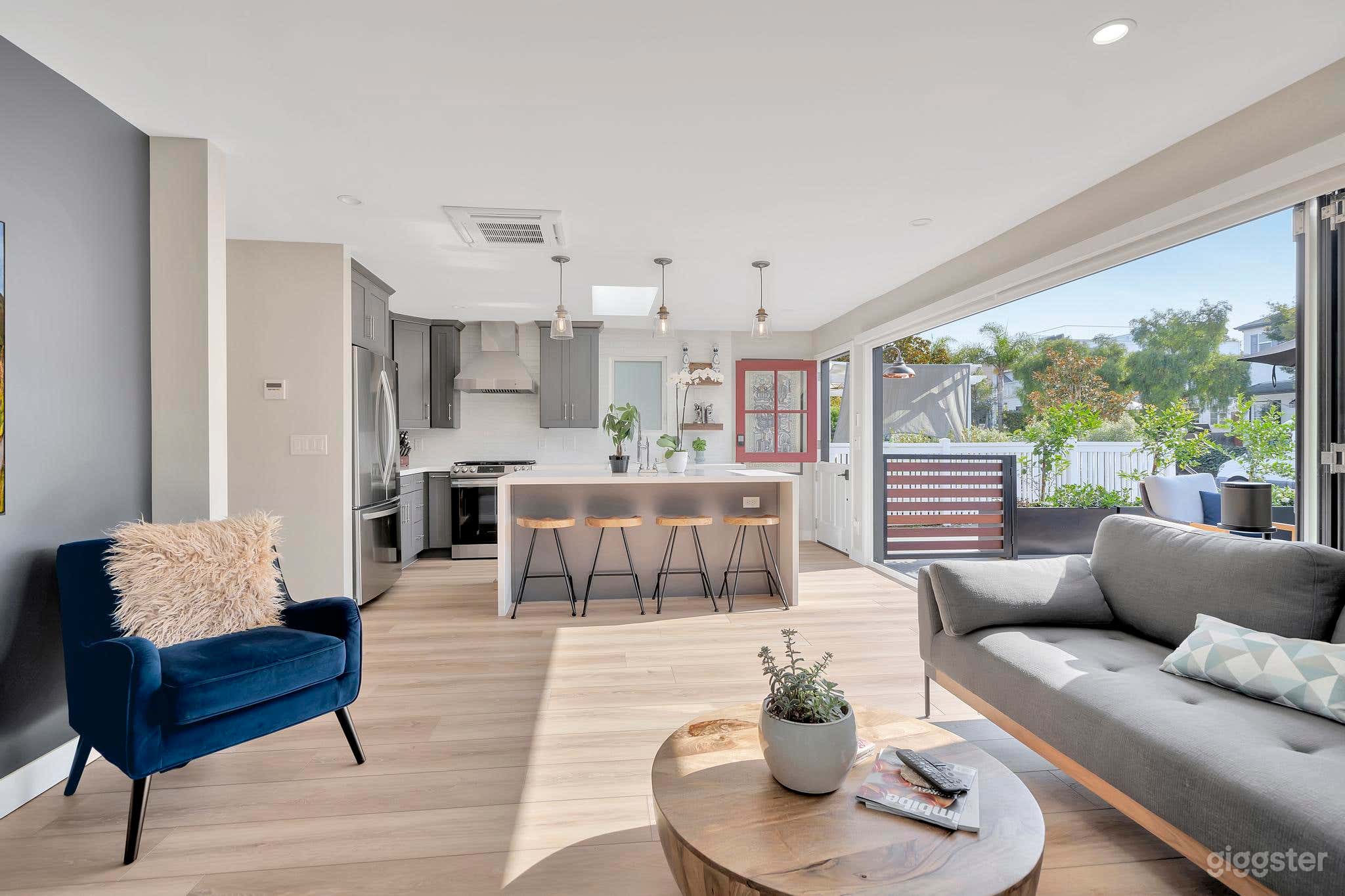 Spacious open concept from indoor / outdoor