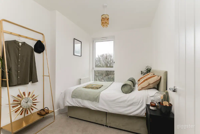  Appartement moderne lumineux avec vue imprenable sur la skyline de la ville 