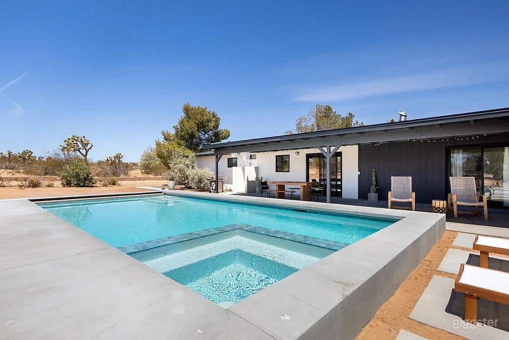 Joshua Tree Desert Pool Retreat Photo 4