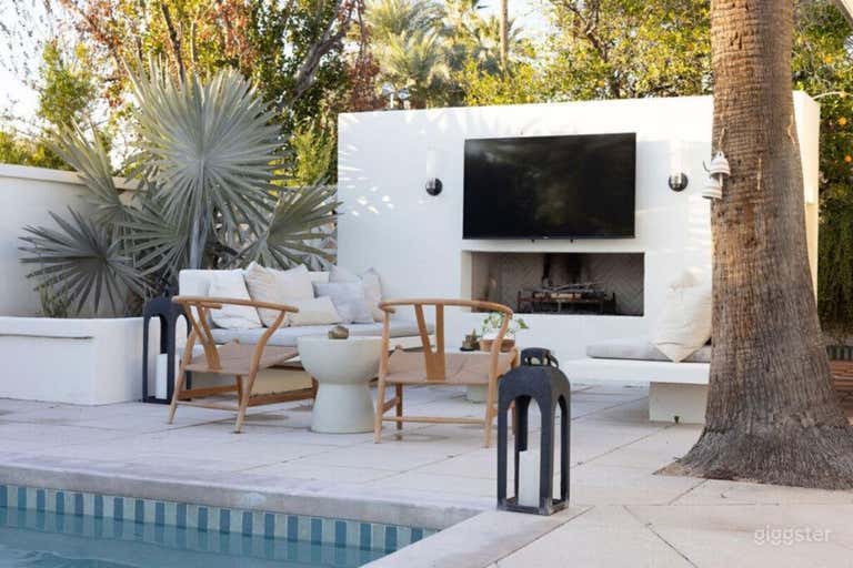  Phoenix Modern Backyard 