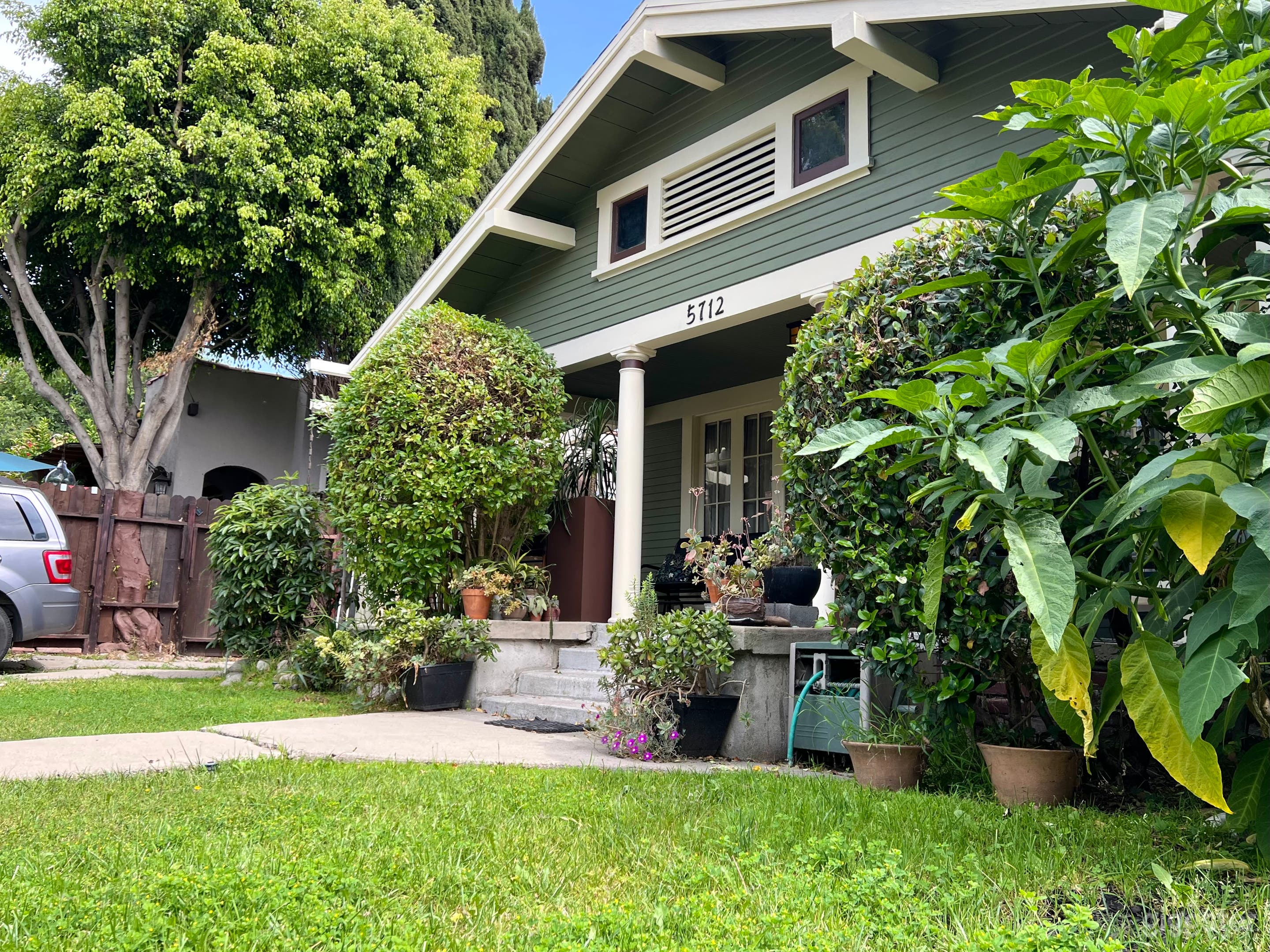 Charming 1920 Craftsman Bungalow With Original Features Photo 3