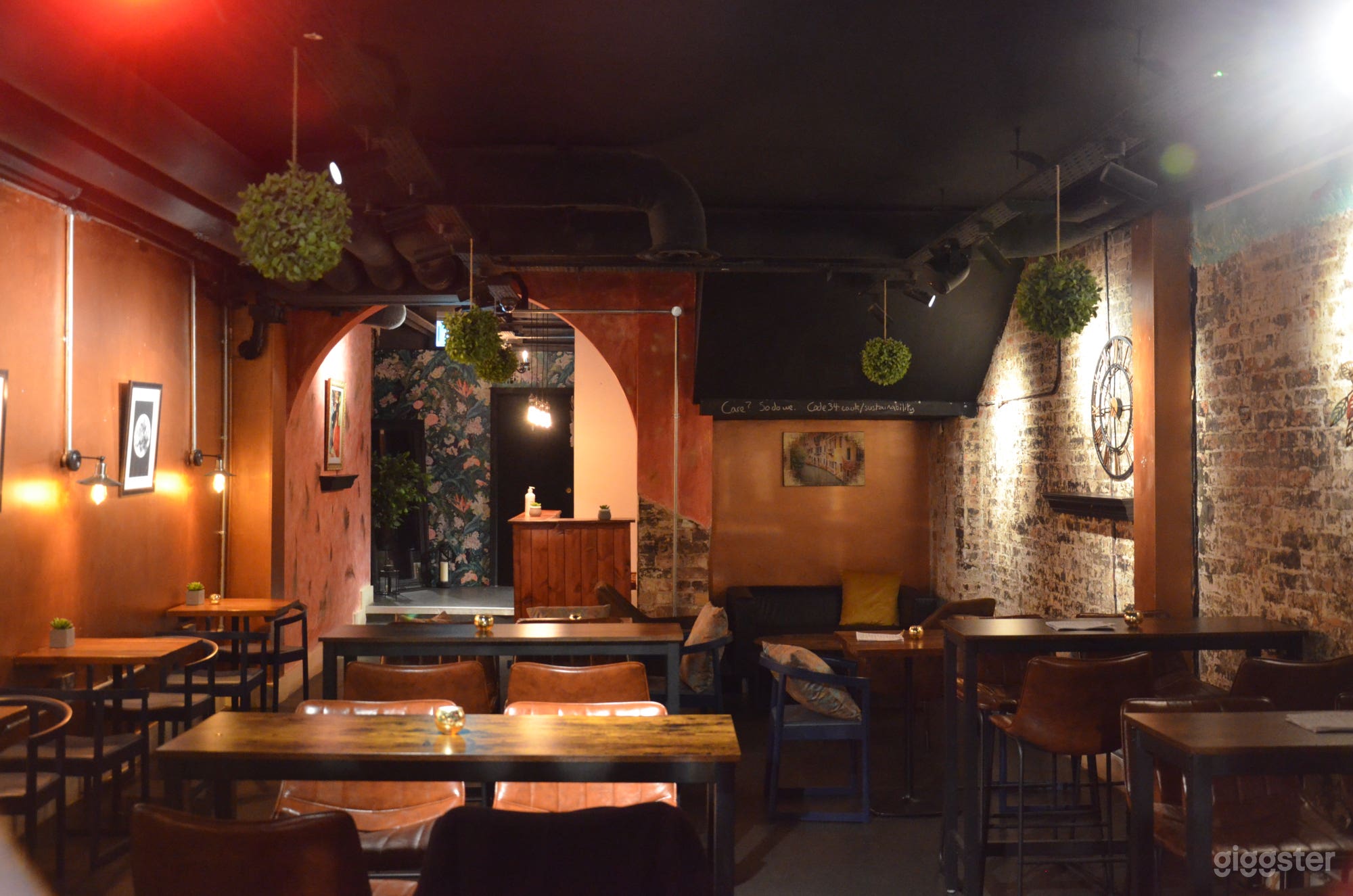 Cafe &amp; Cocktail Bar Photo 3