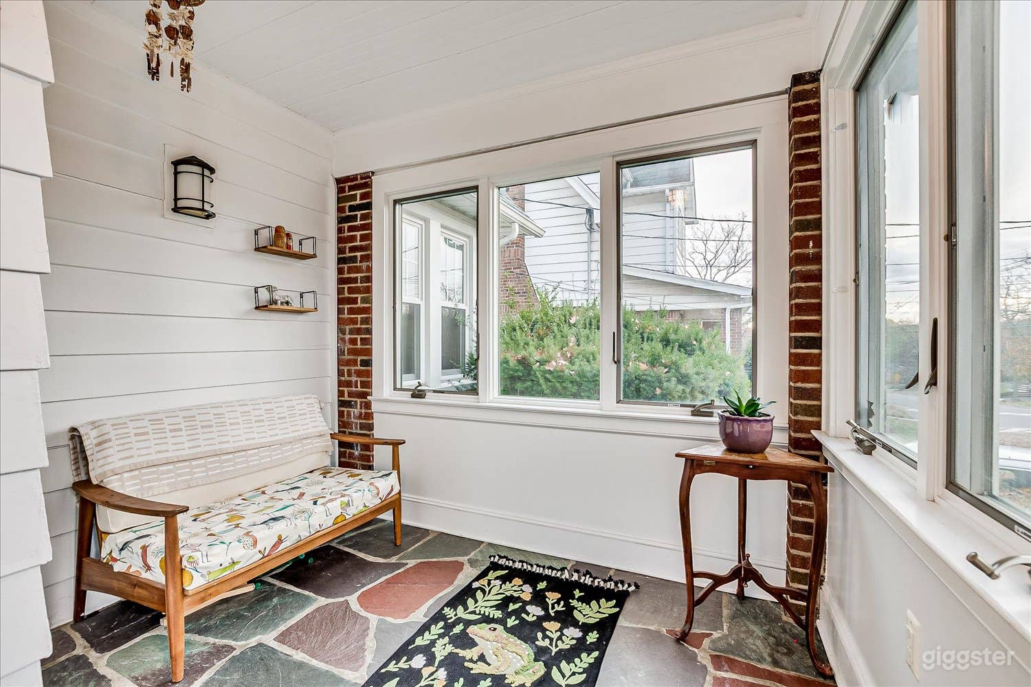 Grand 1910s New Brunswick home with Bohemian, Artistic Vibe Photo 4