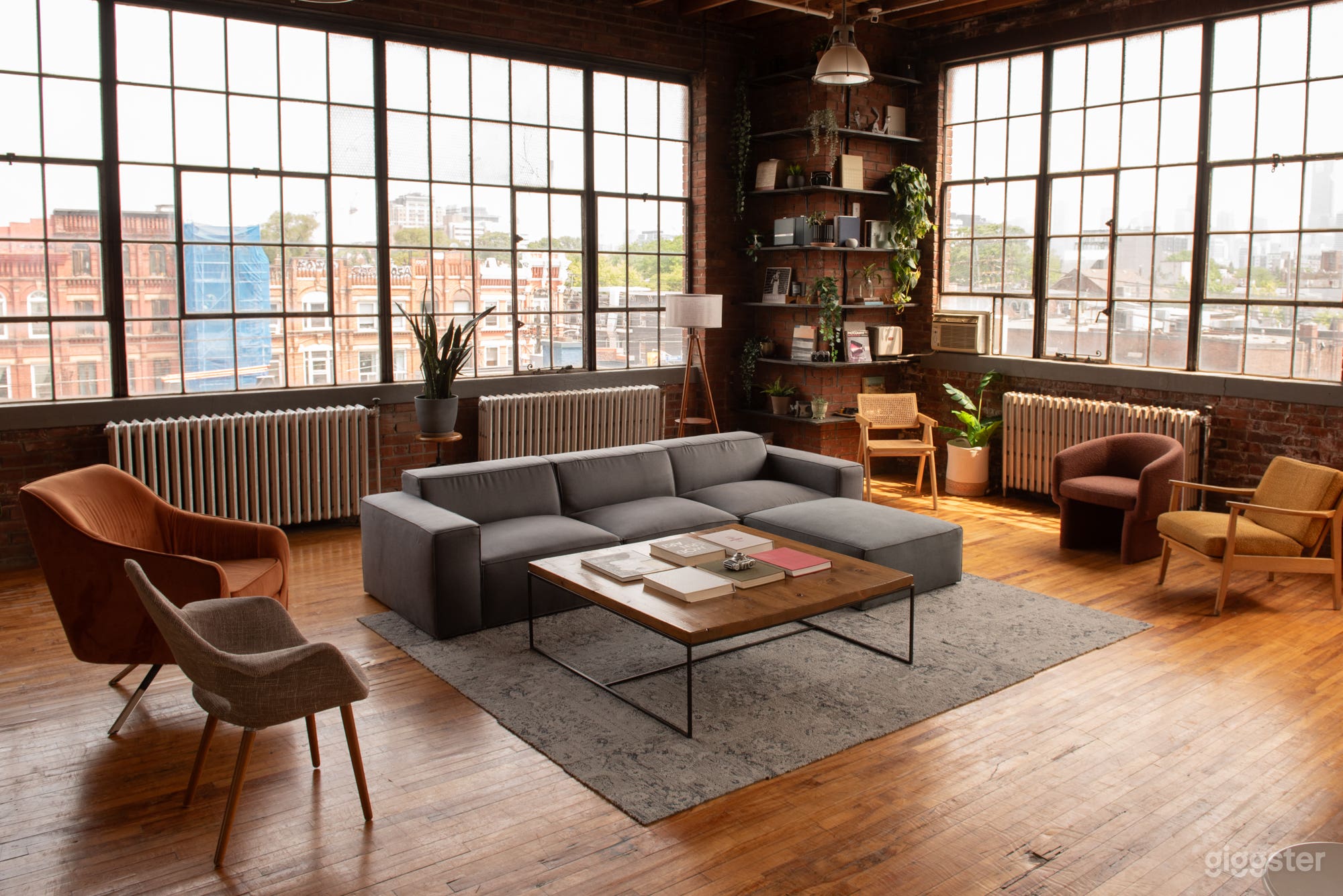 Exposed Brick Loft Studio Downtown Photo 1