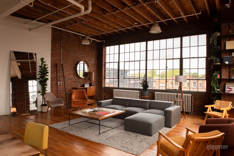  Exposed Brick Loft Studio Downtown 