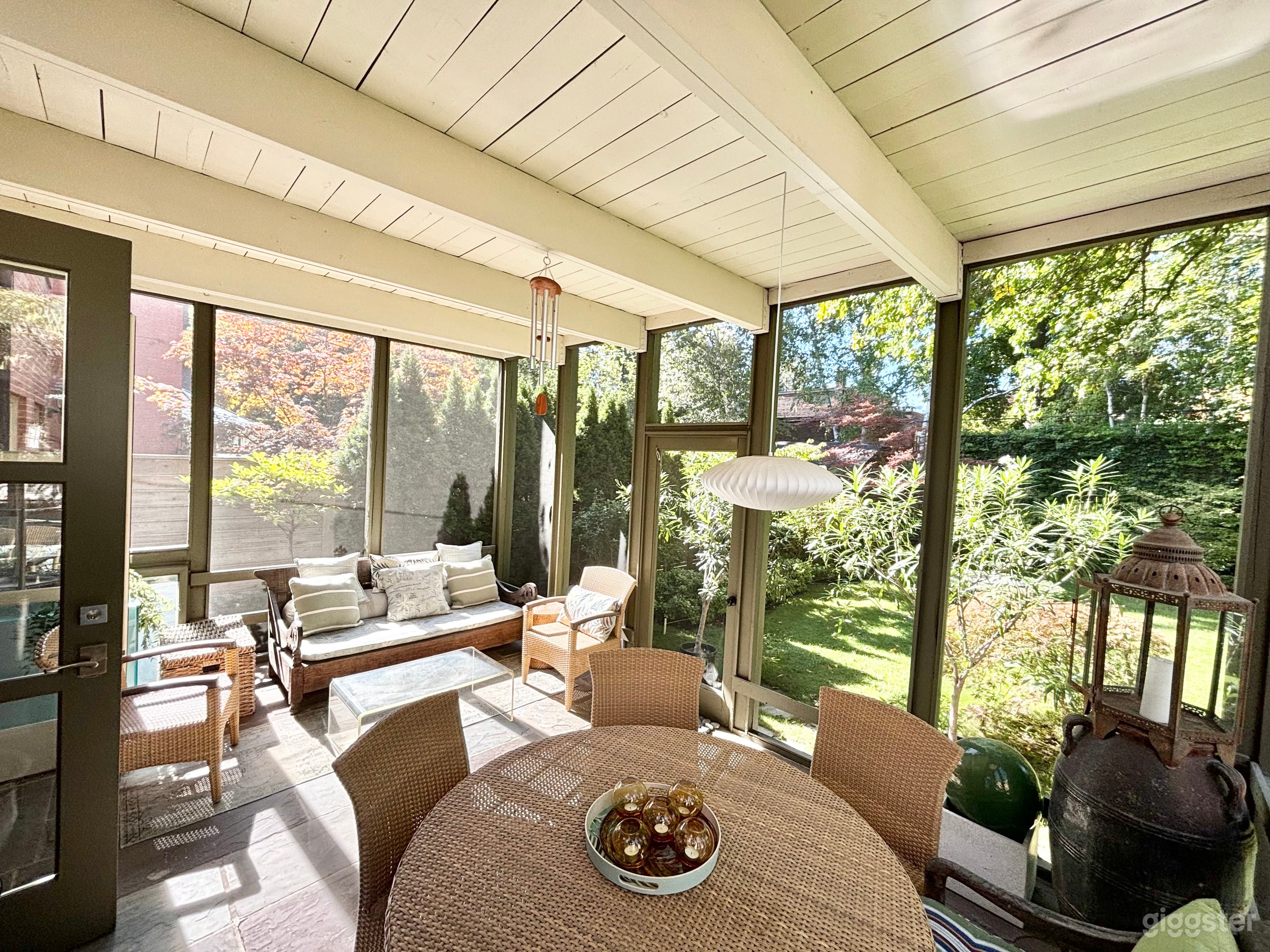 Large Rosedale Home, Modern Design w/ Parking Photo 4