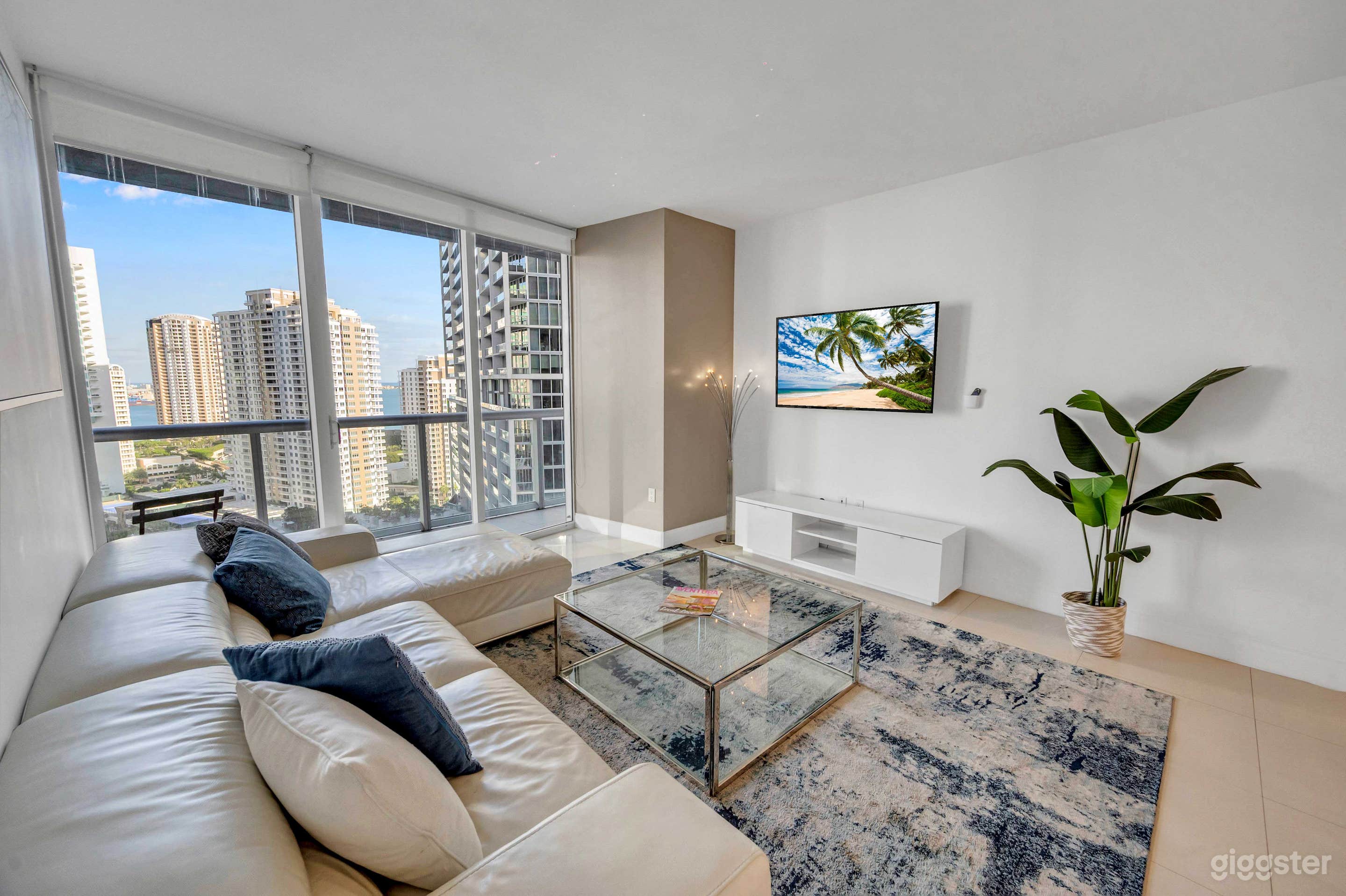 Ultra-Luxury Penthouse with Panoramic Views Photo 1